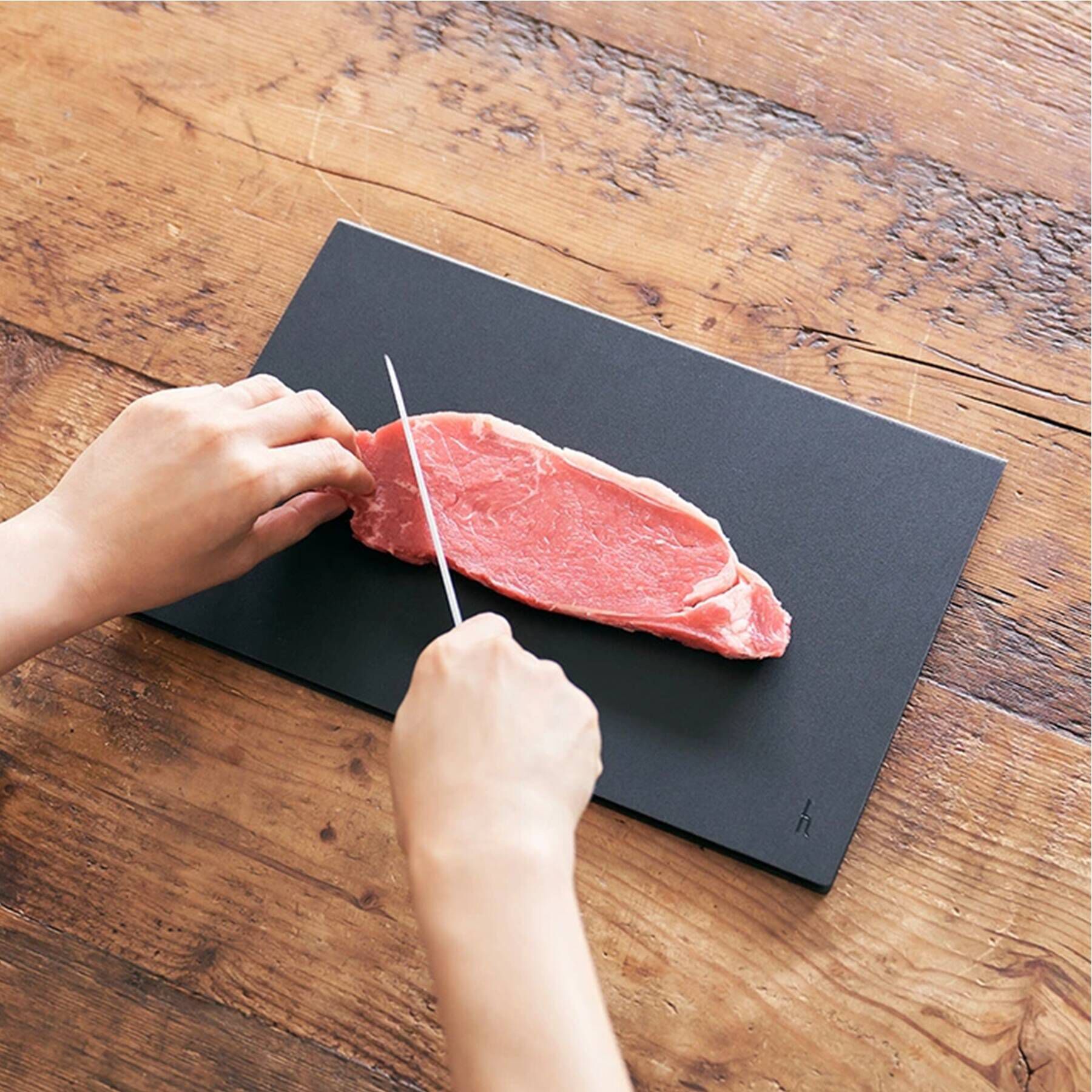 212 KITCHEN STORE「h tag (アッシュタグ) カッティングマット S」|食器・キッチングッズ|