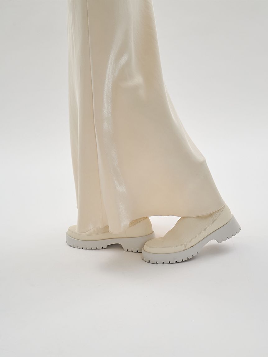 emmi atelier「シャイニーサテンナロースカート」|スカート|