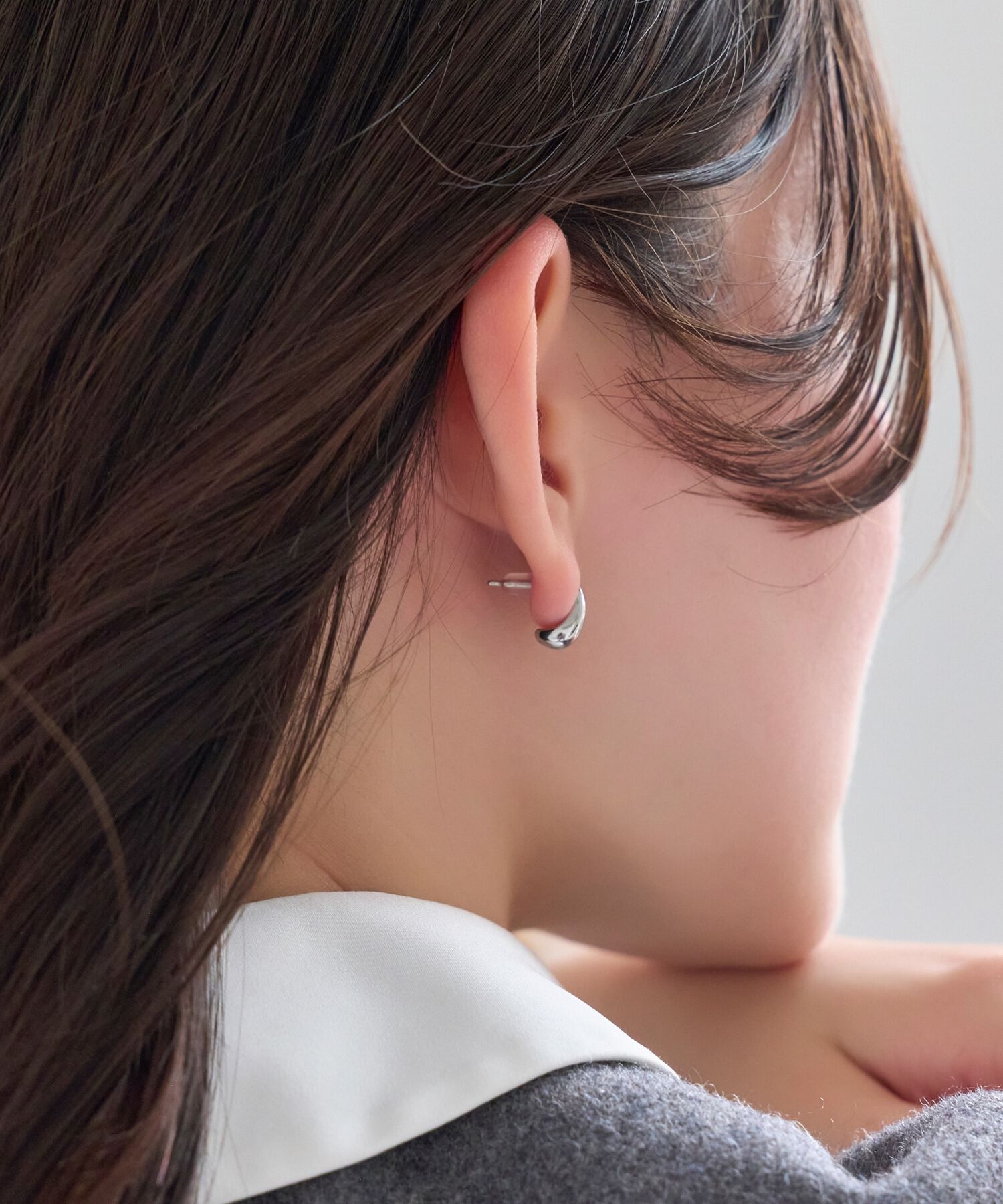 Phoebe「【金属アレルギー対応】ドロップハーフフープミニピアス　シルバー/サージカルステンレス」|ピアス|