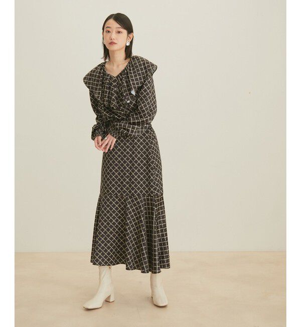 VIS「【セットアップ対応】【洗える】モノグラムフリルシャーリングブラウス」|シャツ・ブラウス|