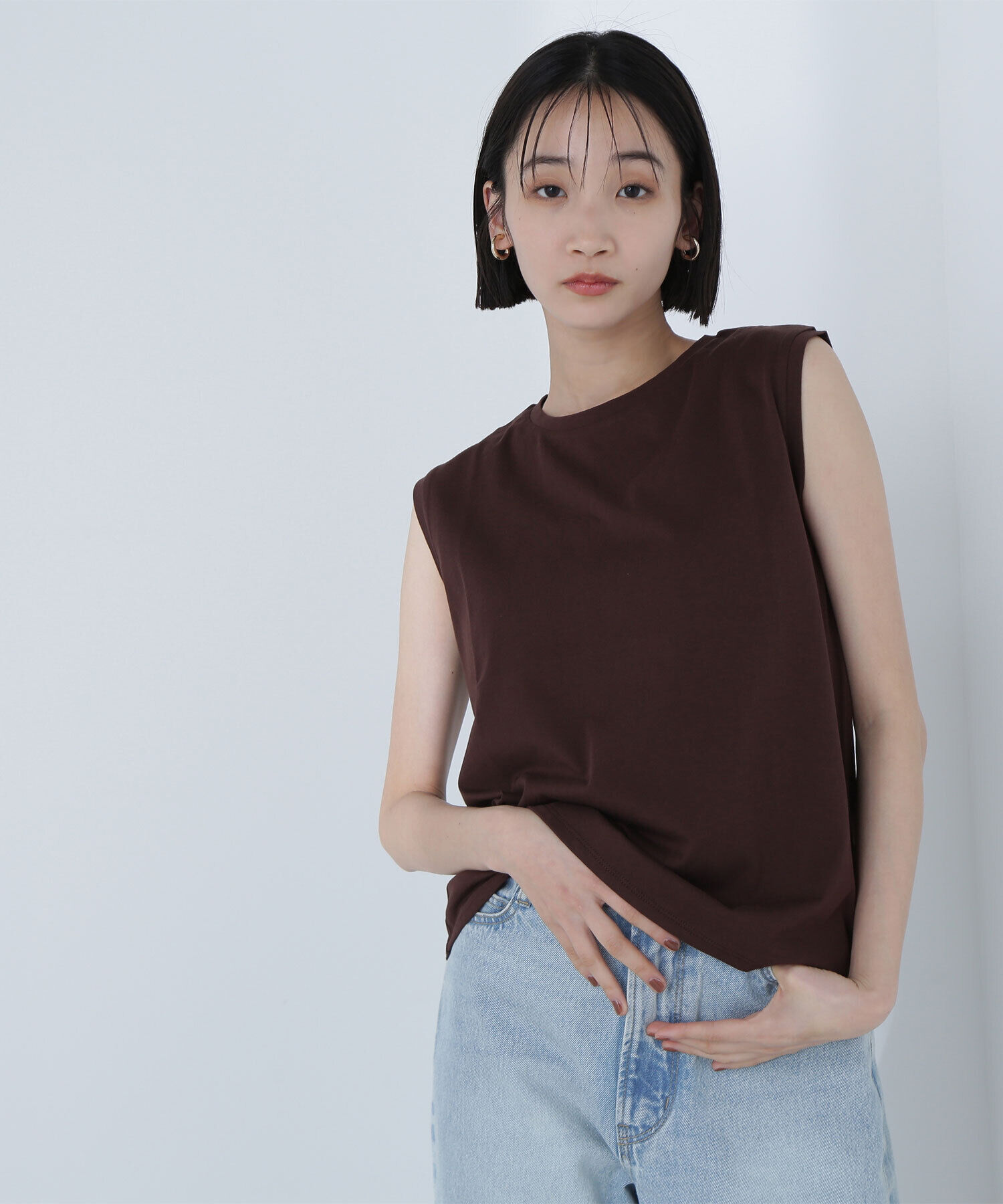  「メタルプレートノースリーブカットソー」|Tシャツ・カットソー|ダークブラウ 1