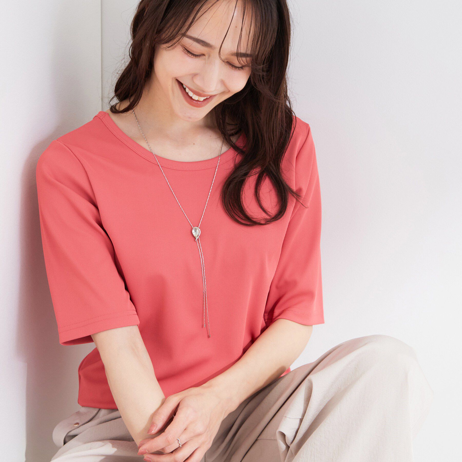 SHOO･LA･RUE「【ひんやり/前後2WAY/S-LL】着回しやすい 5分袖テレコトップス」|Tシャツ・カットソー|レッド(061)