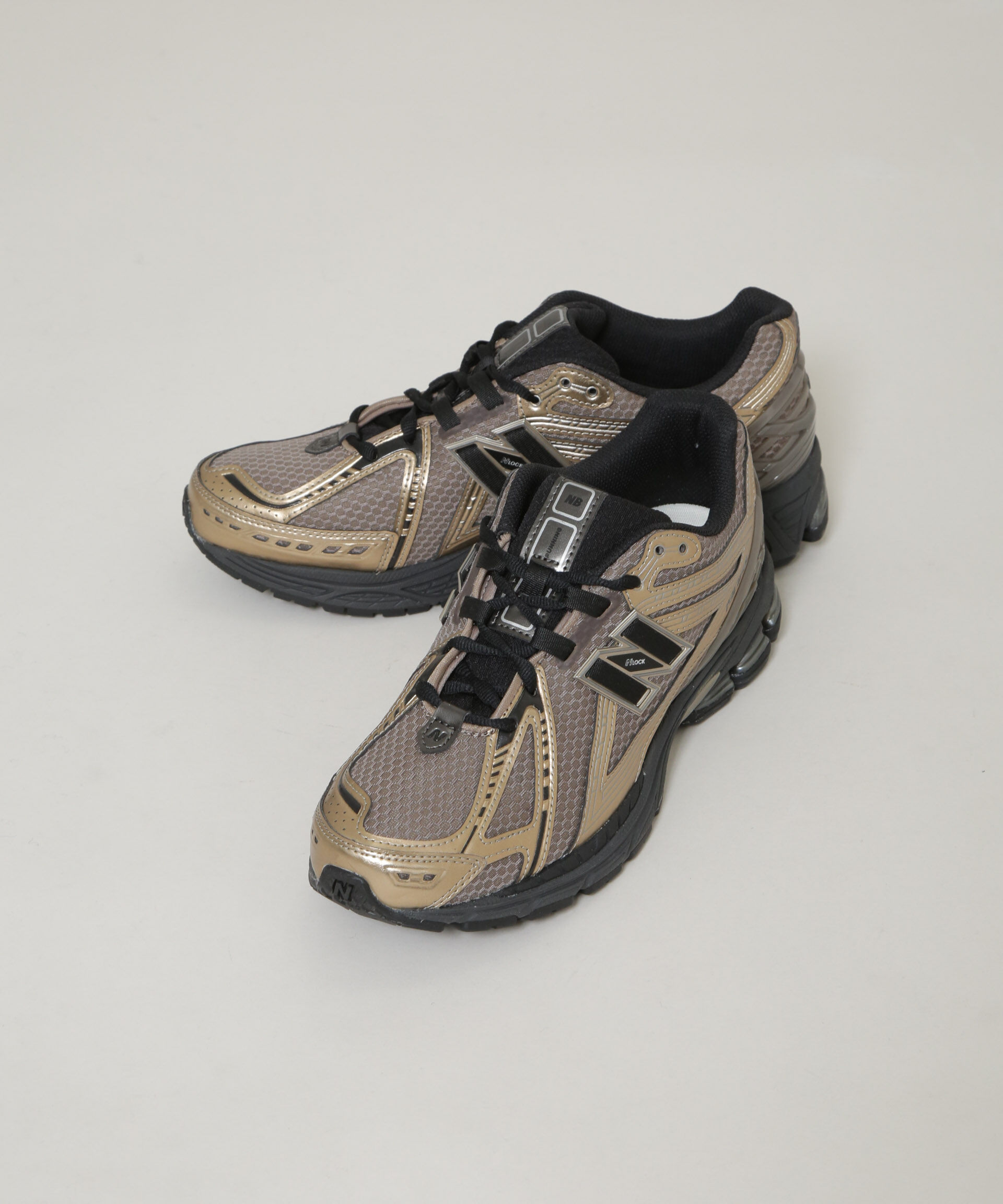 nano･universe「new balance/1906R」|スニーカー|ゴールド
