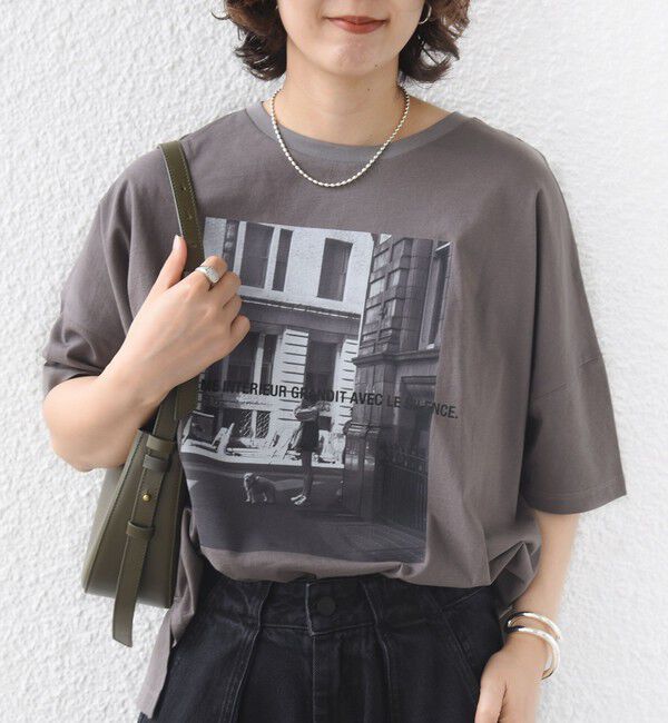 SHIPS for women「《予約》【SHIPS別注】81BRANCA: 5分袖 ロゴ・フォト TEE」|Tシャツ・カットソー|ダークグレー