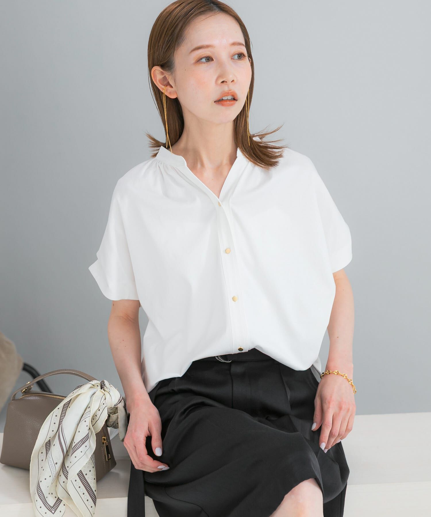 URBAN RESEARCH ROSSO「『WEB/一部店舗限定』汗染防止デザインボタンカットブラウス」|シャツ・ブラウス|