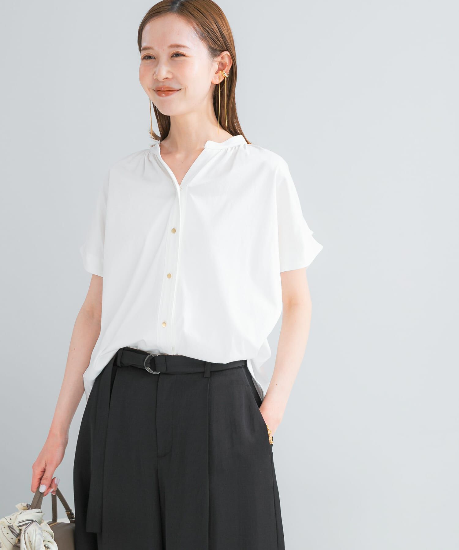 URBAN RESEARCH ROSSO「『WEB/一部店舗限定』汗染防止デザインボタンカットブラウス」|シャツ・ブラウス|