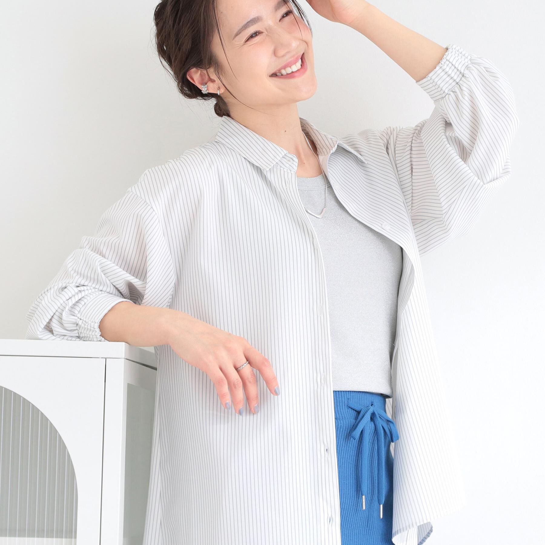 SHOO･LA･RUE「【ひんやり/UV/吸水速乾/洗濯後しわになりにくい】ラッシュガードにもなる ストライプシャツ」|シャツ・ブラウス|チャコールグレー(3