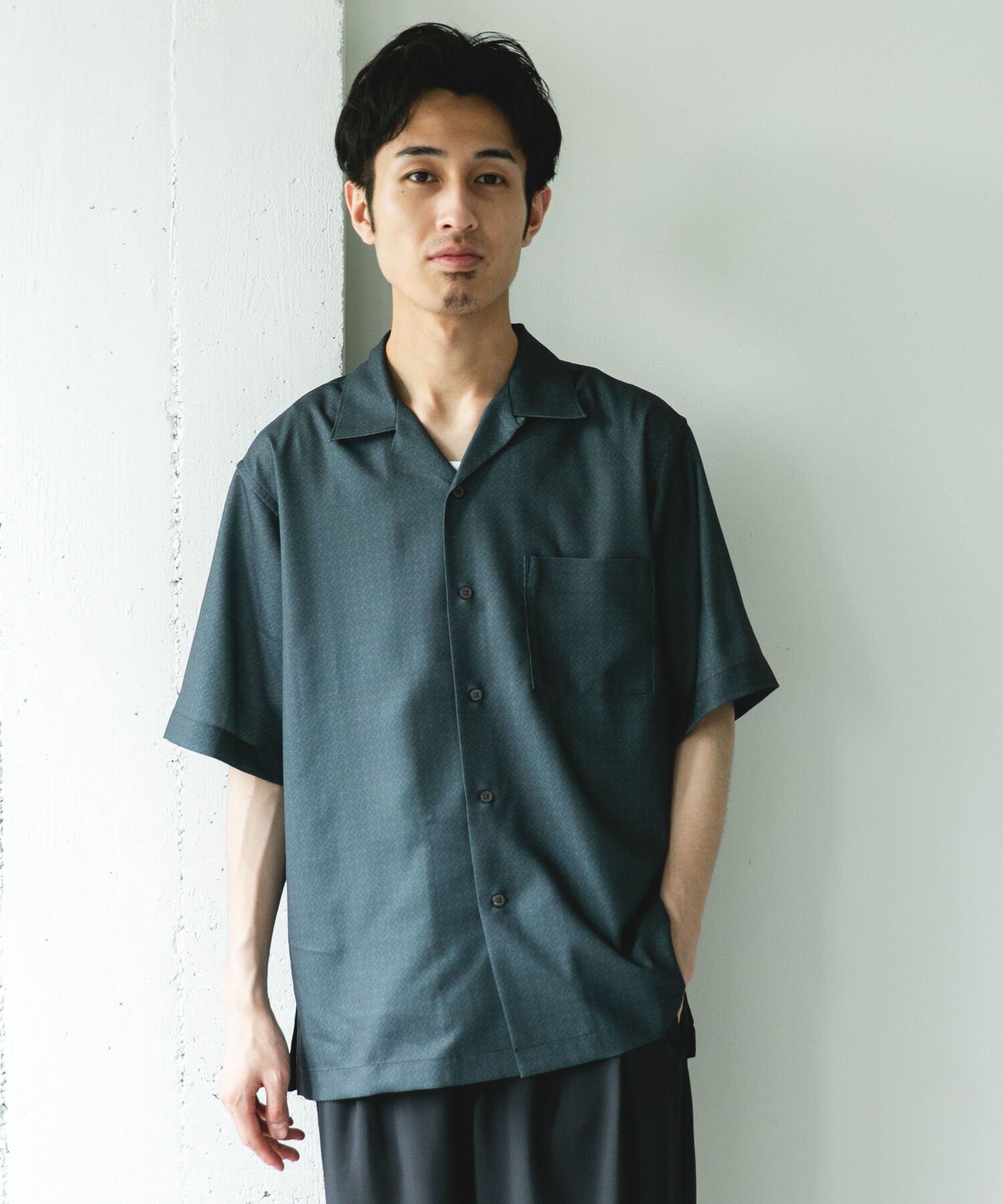 URBAN RESEARCH DOORS「セオアルファアプリントオープンカラーシャツ」|シャツ・ブラウス|