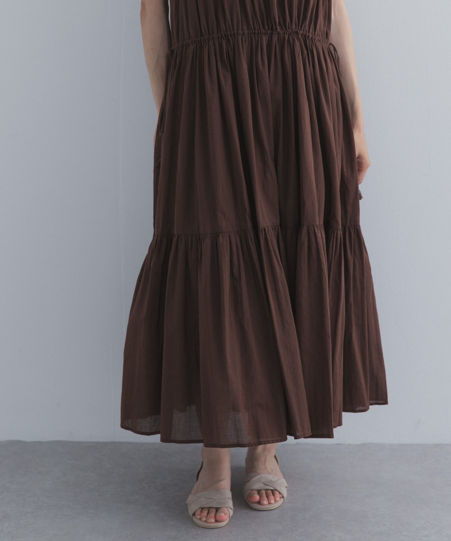 URBAN RESEARCH DOORS「ノースリーブティアードワンピース」|ワンピース|