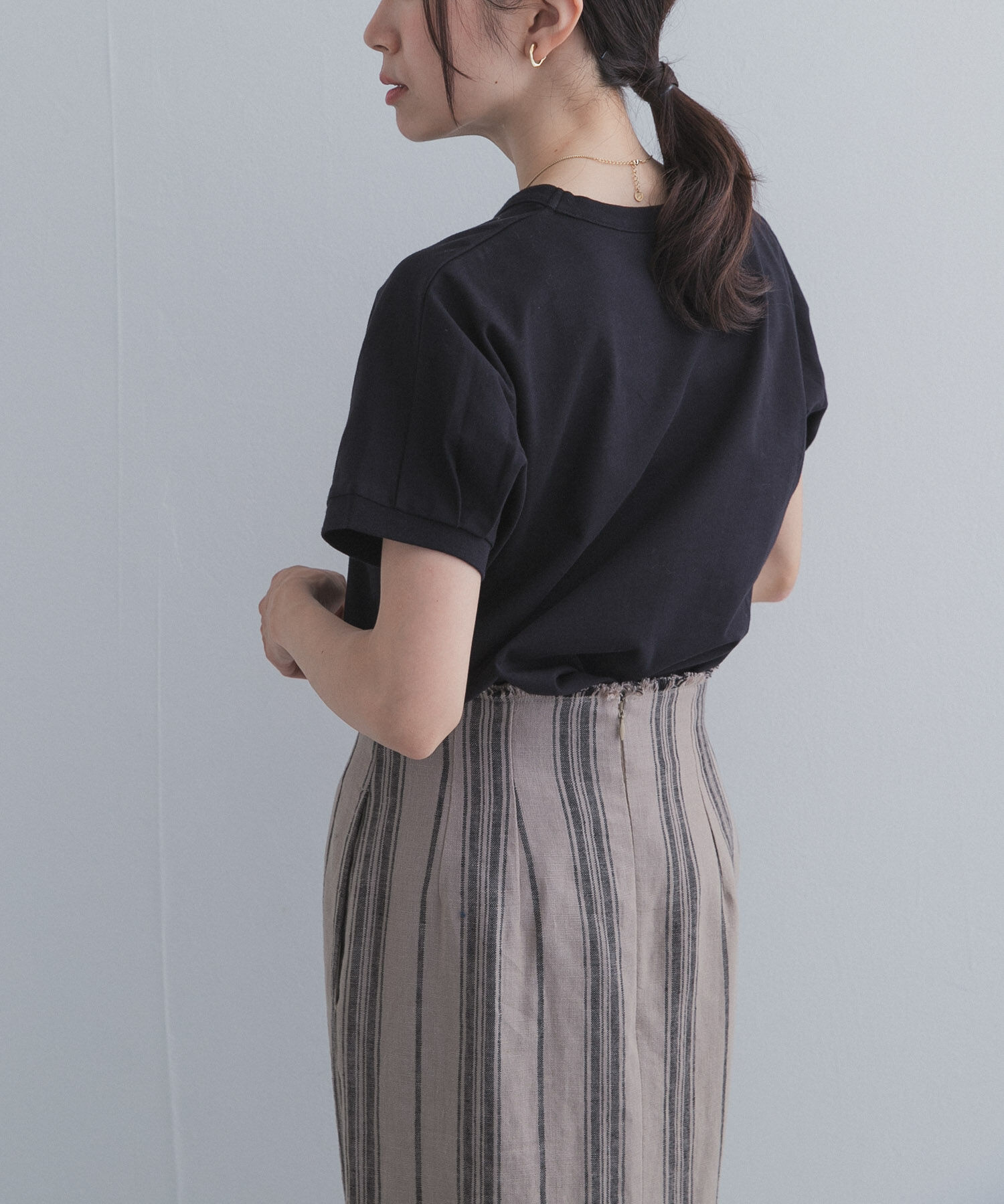URBAN RESEARCH DOORS「『UR TECH ひやサラクール』バックポイントタックプルオーバー」|Tシャツ・カットソー|