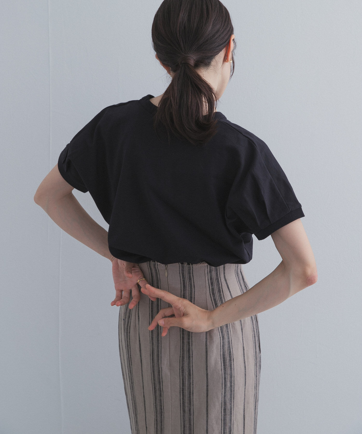 URBAN RESEARCH DOORS「『UR TECH ひやサラクール』バックポイントタックプルオーバー」|Tシャツ・カットソー|