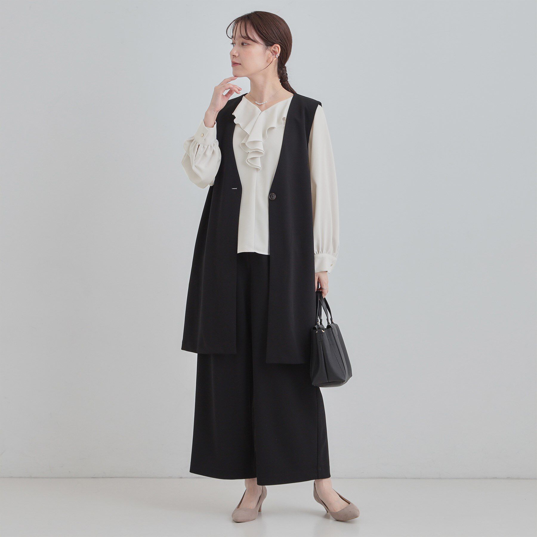 SHOO･LA･RUE「【洗濯機可/通勤】お顔周りを華やかに フリル襟ブラウス」|シャツ・ブラウス|