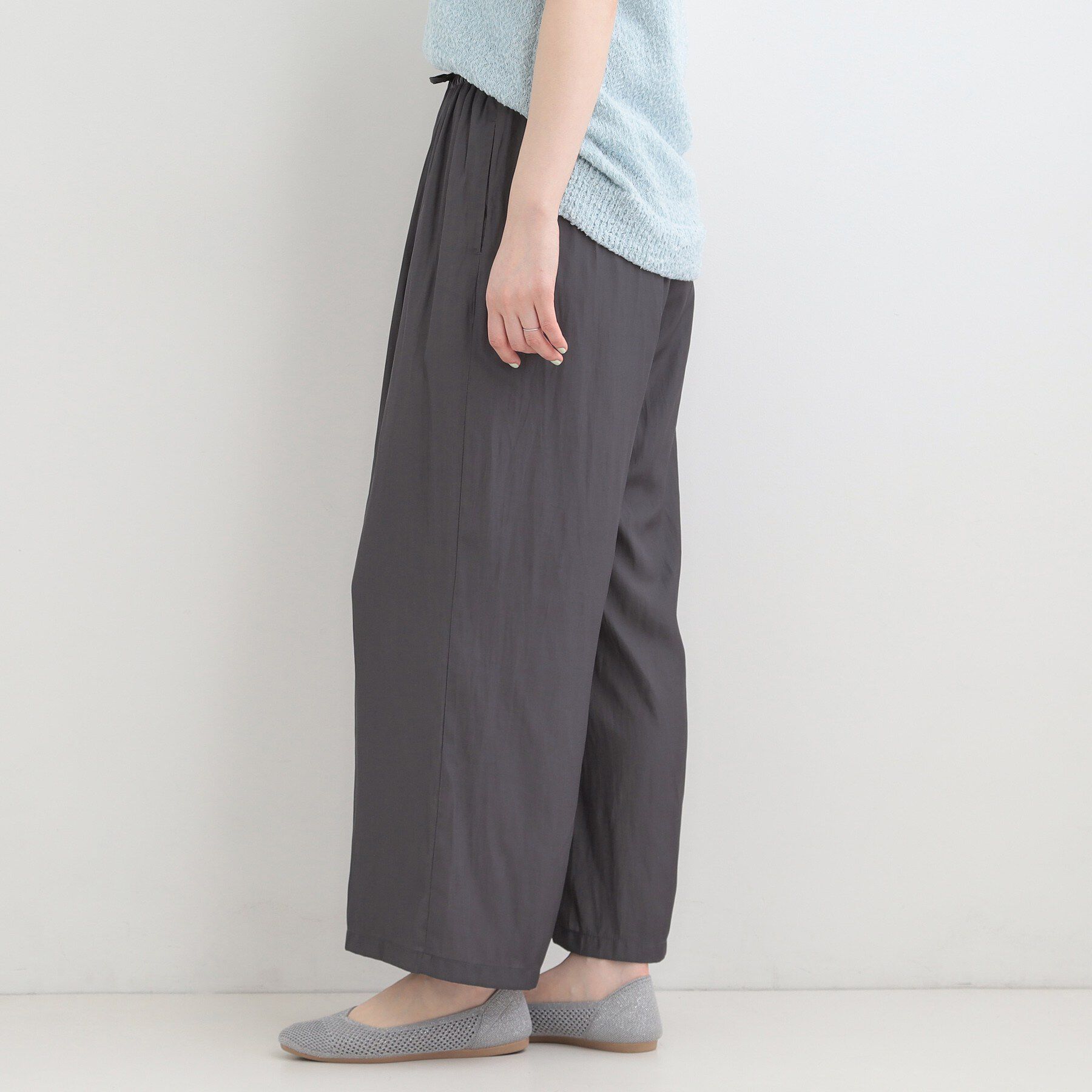 SHOO･LA･RUE「【選べる4柄/洗濯機可/S-LL】脚のラインを拾いにくい サテンイージーワイドパンツ」|その他|