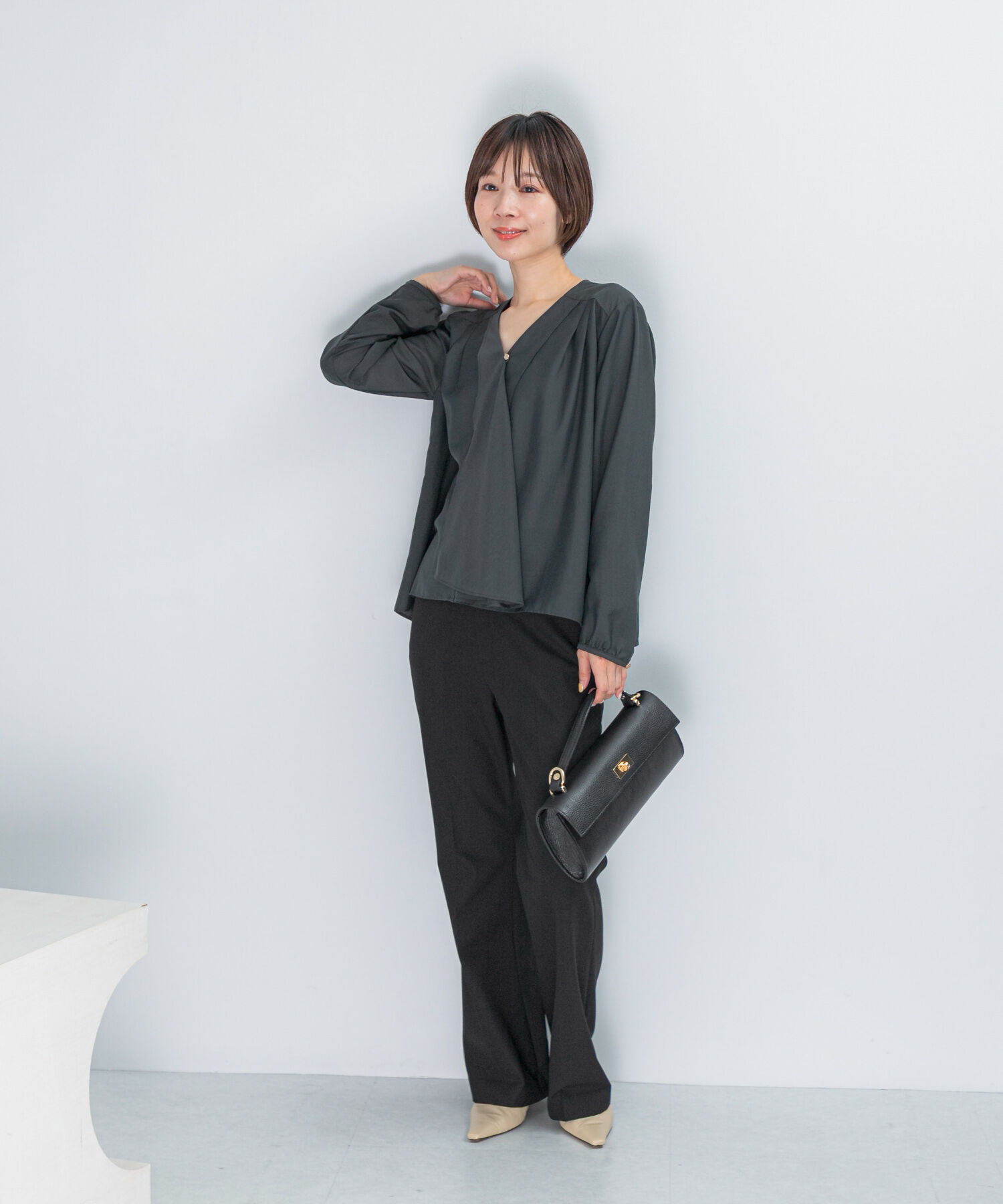 URBAN RESEARCH ROSSO「ウォッシャブルVネックフレアブラウス」|シャツ・ブラウス|