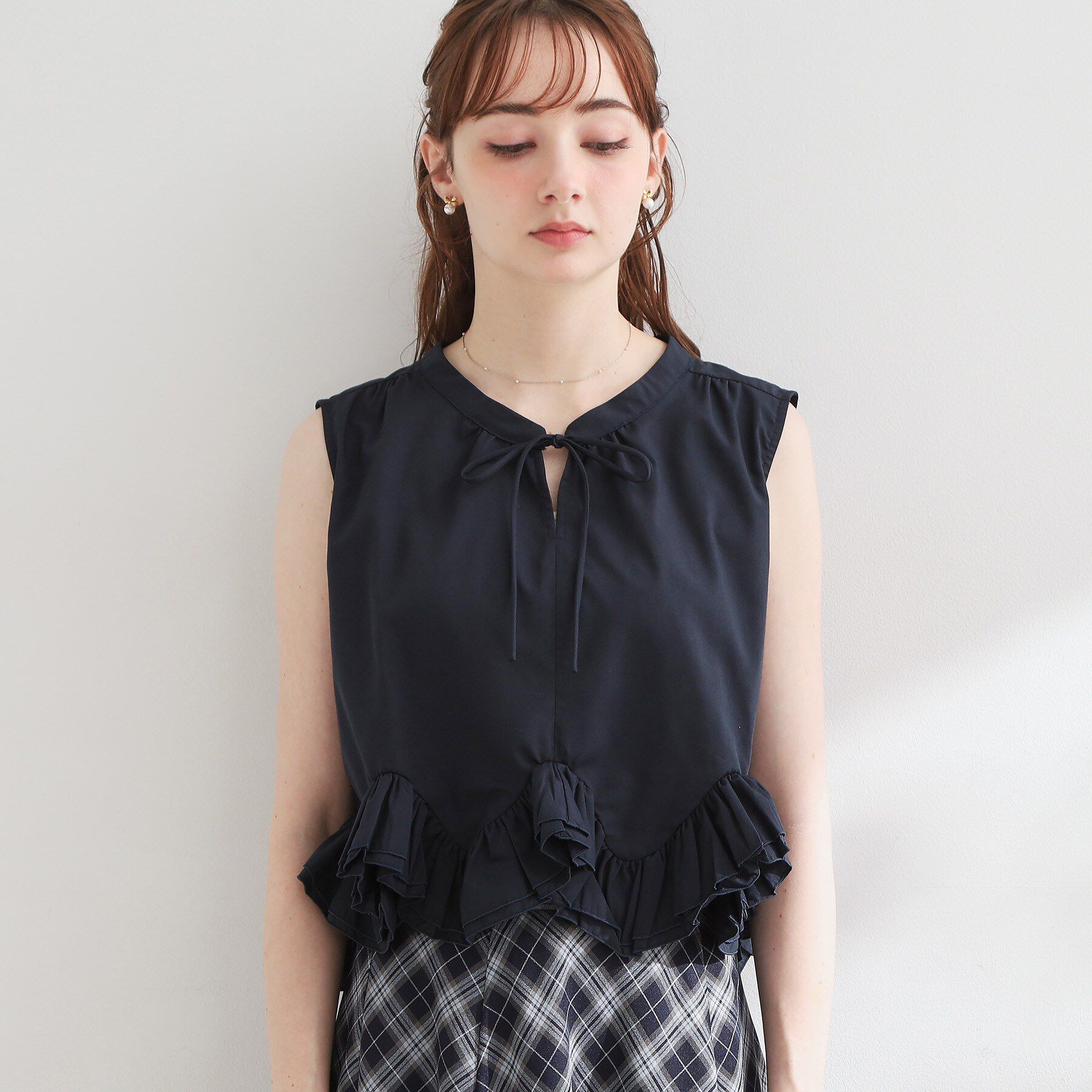 Couture broach「裾フリルノースリブラウス」|シャツ・ブラウス|