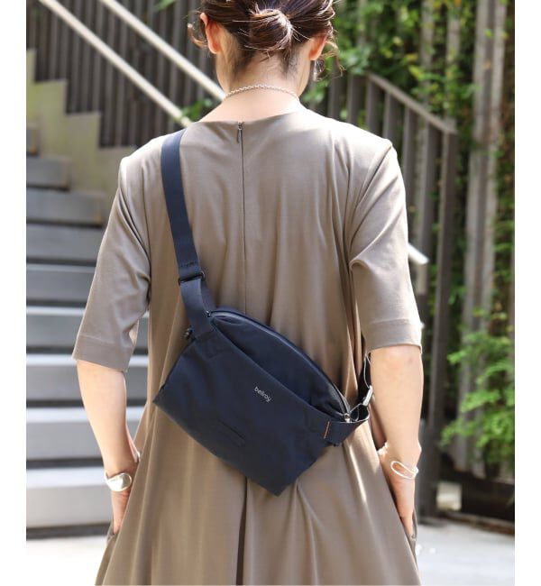 VERMEIL par iena「Bellroy ベルロイ Lite Sling Mini」|ショルダー・メッセンジャー|