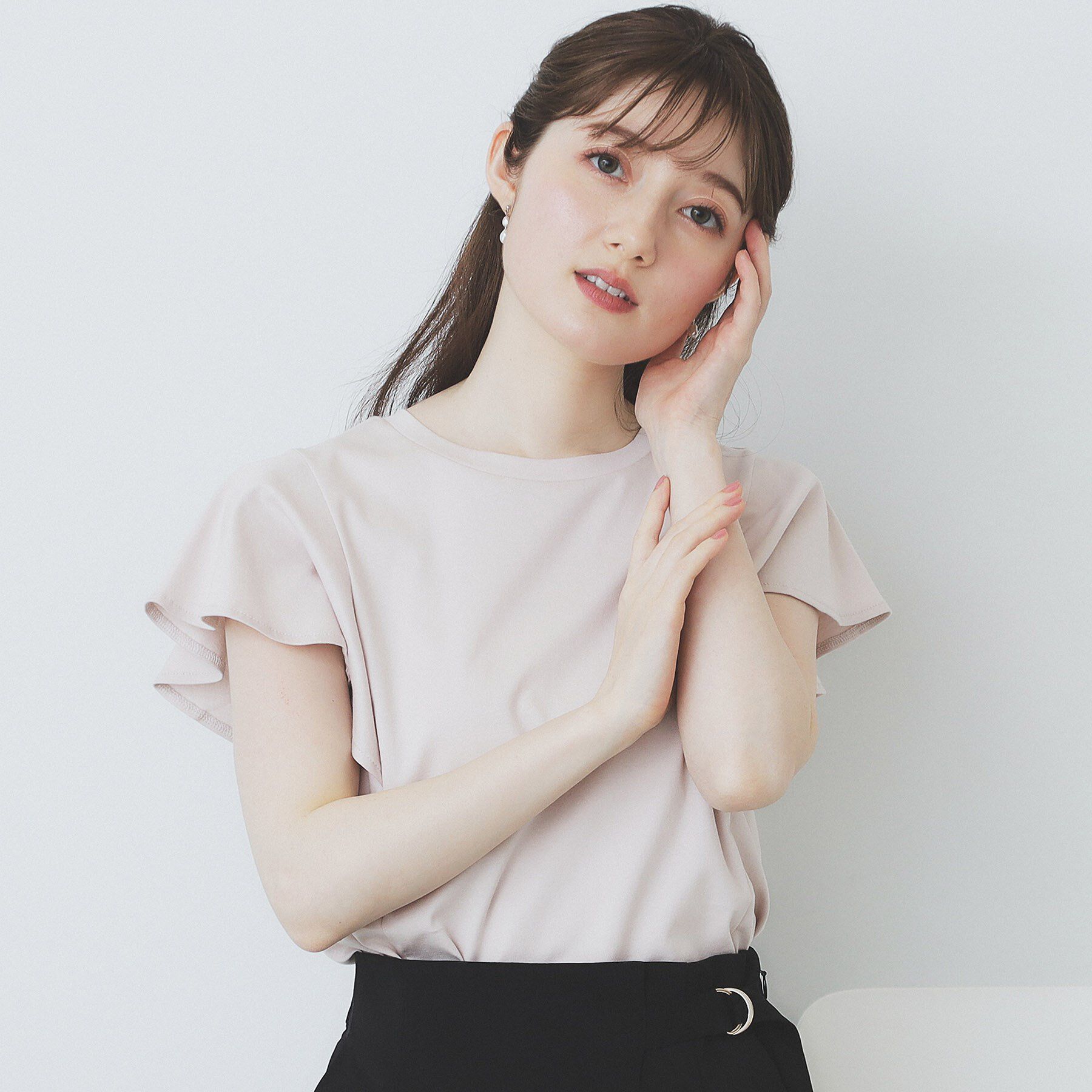 index「《美人百花掲載／XS-3Lサイズ》フレアスリーブバックシャントップス【接触冷感／UVケア／洗濯機洗い」|Tシャツ・カットソー|グレージュ(050)