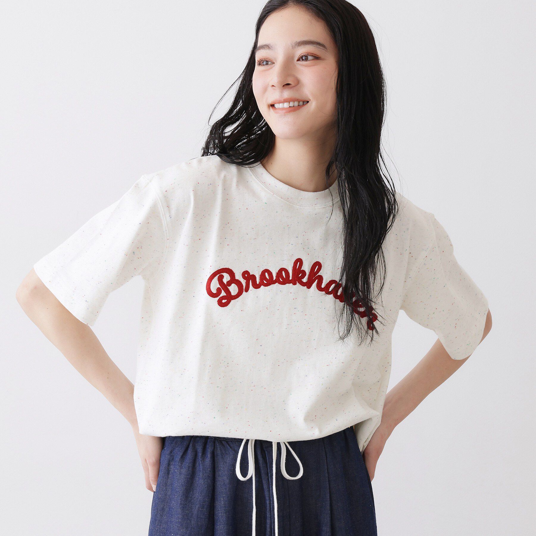 Dessin「【ユニセックス/洗える】ネップロゴ刺繍Tシャツ」|Tシャツ・カットソー|ホワイト(001)