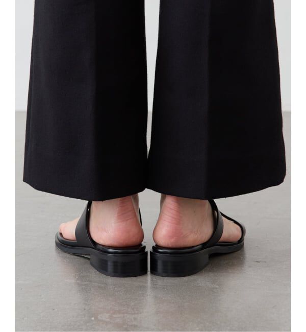 GRISE「《WEB+一部店舗限定》GRISEレザーアシンメトリートングサンダル」|サンダル|