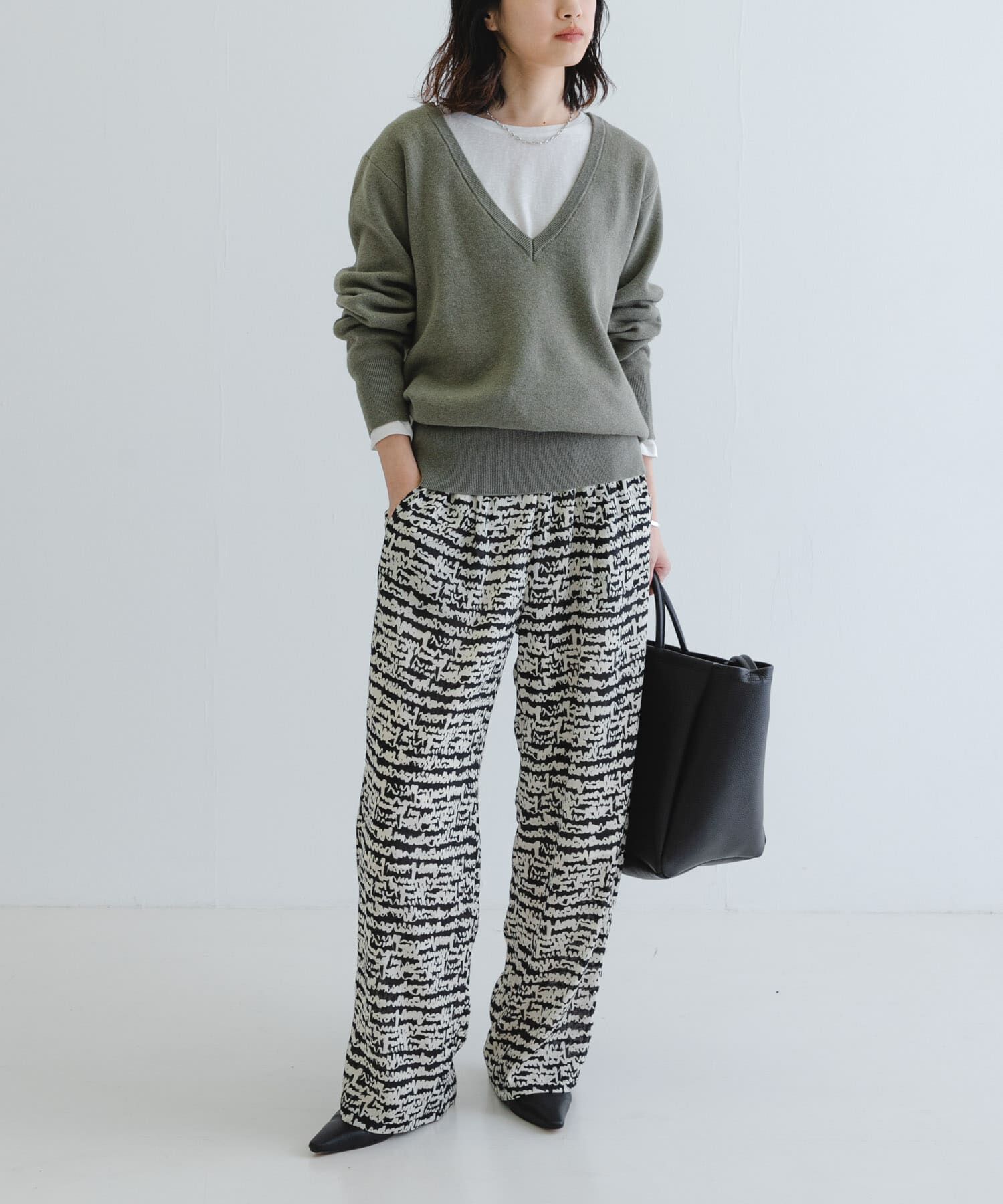 URBAN RESEARCH「『別注』 MILLIWM&times;URBANR　Vカットスリングバッグパンプス」|パンプス|