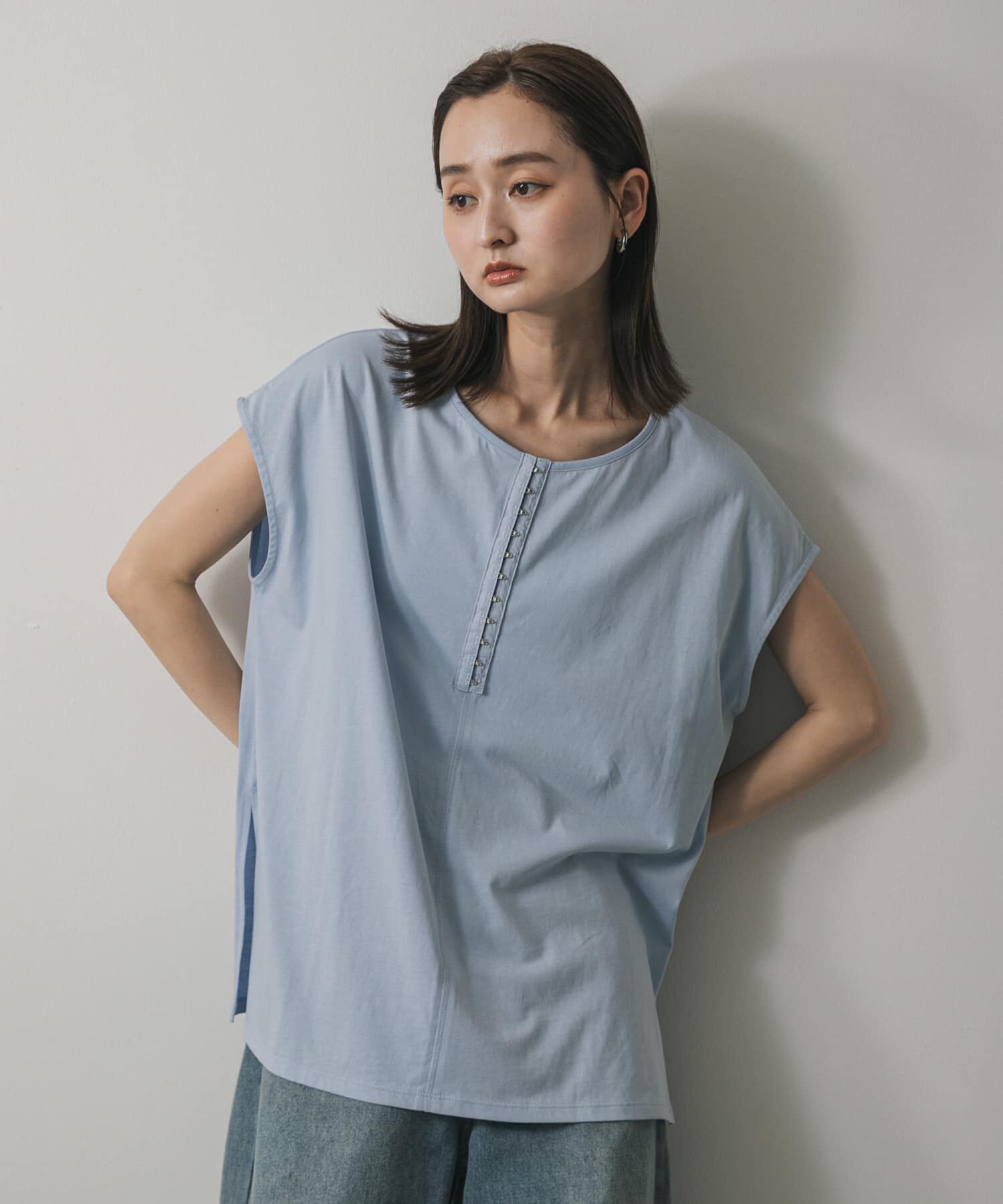 SENSE OF PLACE by URBAN RESEARCH「フロントホックフレンチスリーブカットトップ」|Tシャツ・カットソー|