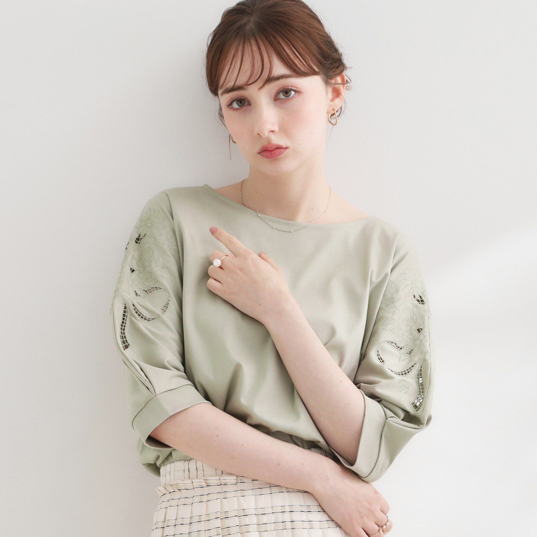 Couture broach「【接触冷感・UVカット】エンブロドルマントップス」|Tシャツ・カットソー|カーキ(027)