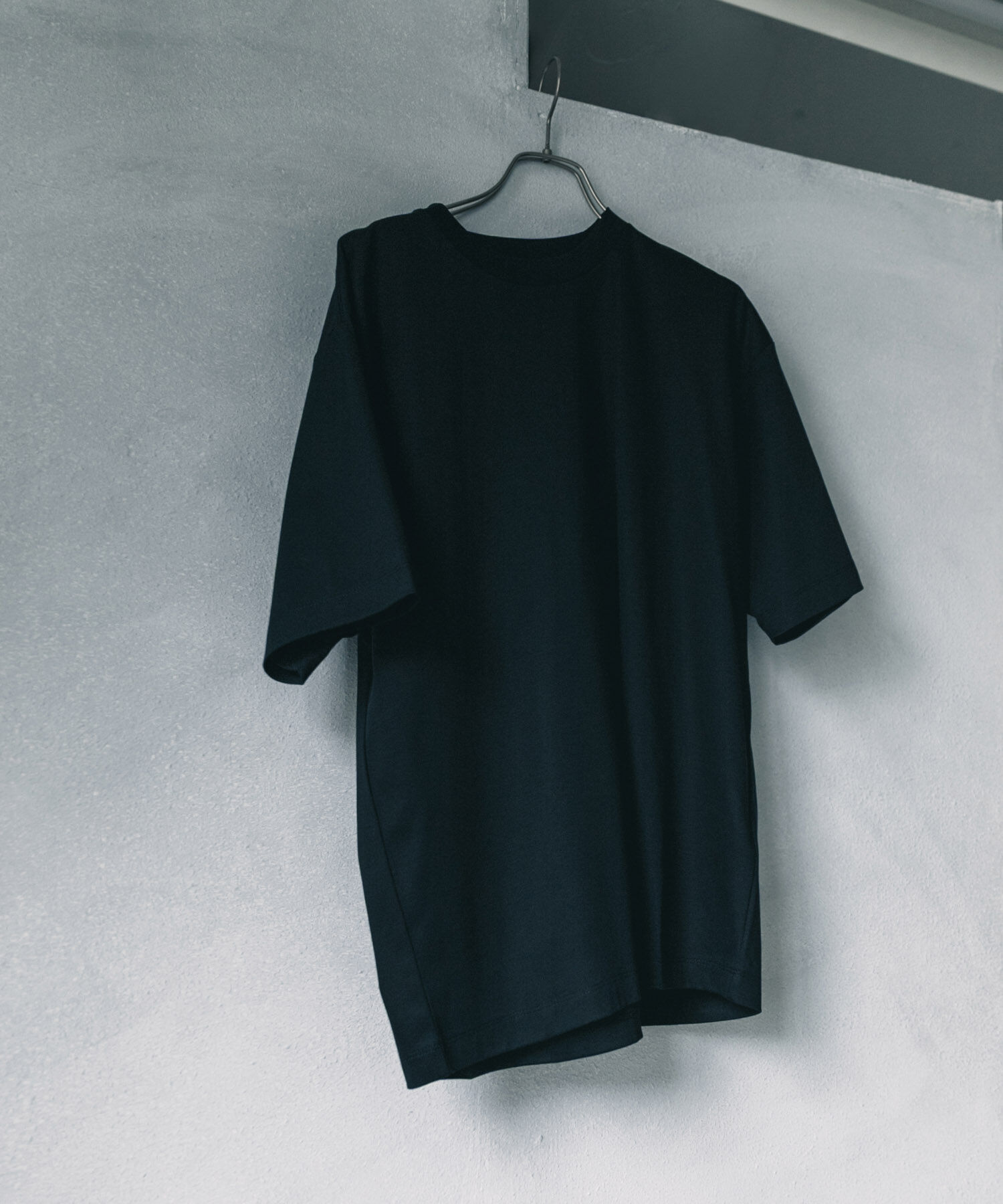 URBAN RESEARCH DOORS「『仁村紗和さん着用』『UR TECH』 サマシェア クルーネックTシャツ」|Tシャツ・カットソー|ネイビー