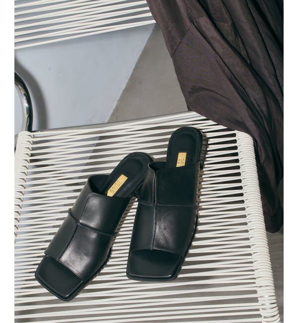 GRISE「《予約/WEB+一部店舗限定》GRISEレザースクエアクロスシームミュールサンダル」|サンダル|