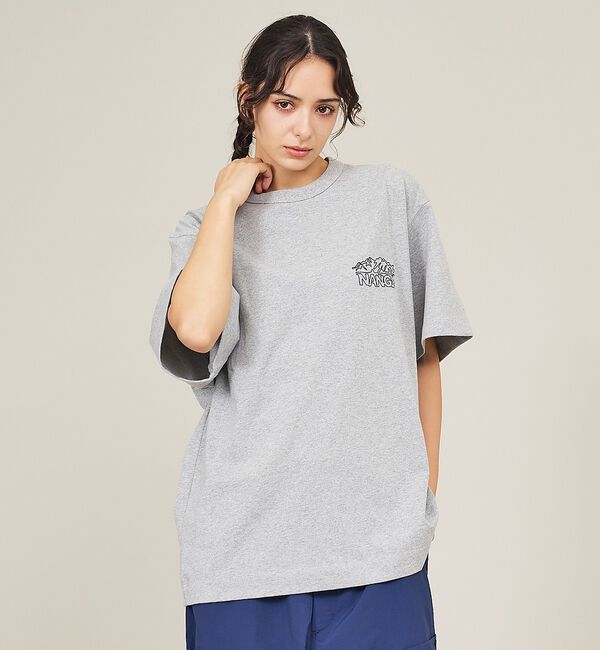 ABAHOUSE「【NANGA / ナンガ】Chest Logo T-Shirt / 胸ロゴTシャ」|Tシャツ・カットソー|グレー