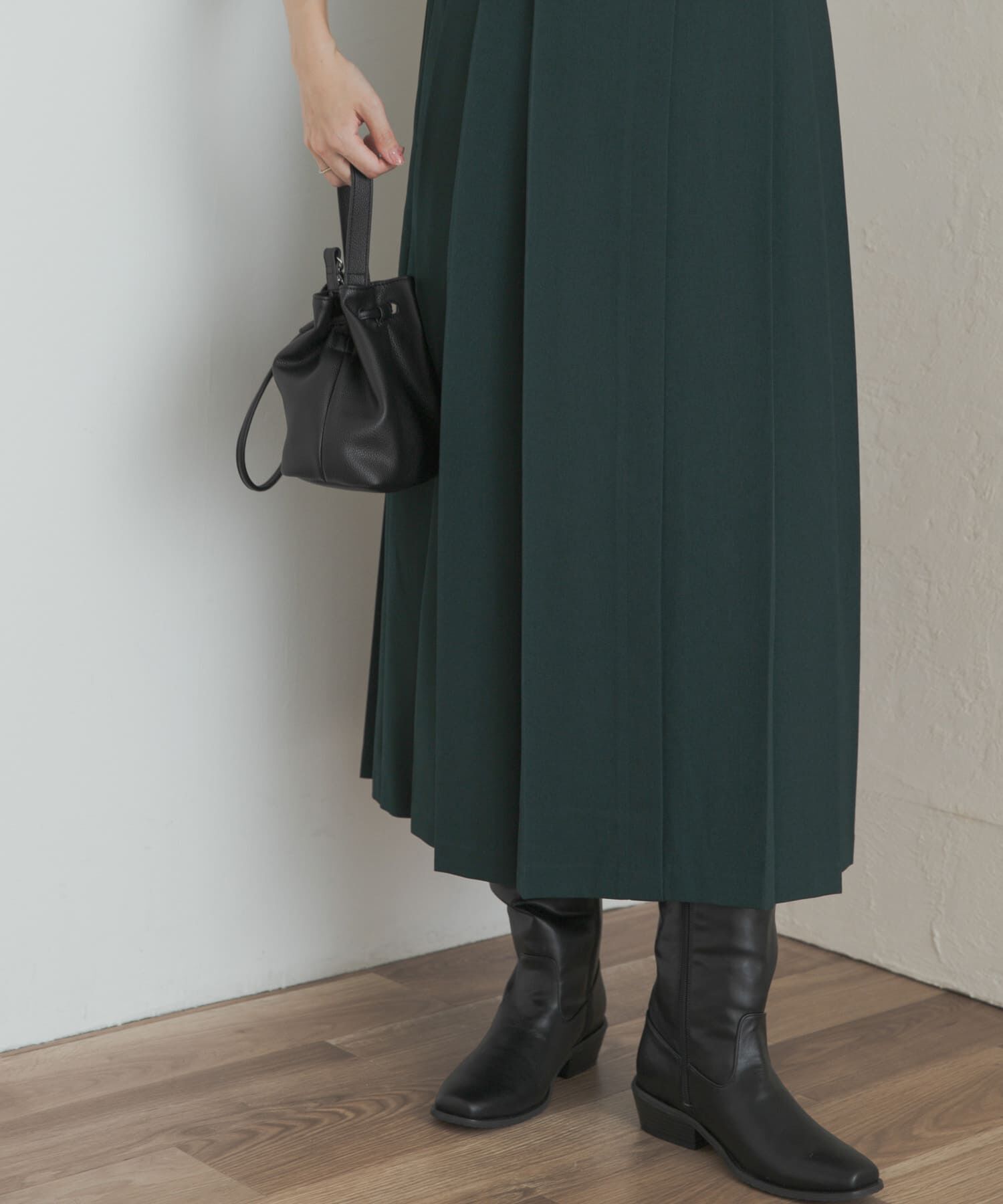 URBAN RESEARCH DOORS「『一部WEB限定カラー』『UR TECH SMOOTHLUXE』サイドプリーツ切替ワンピース」|ワンピース|