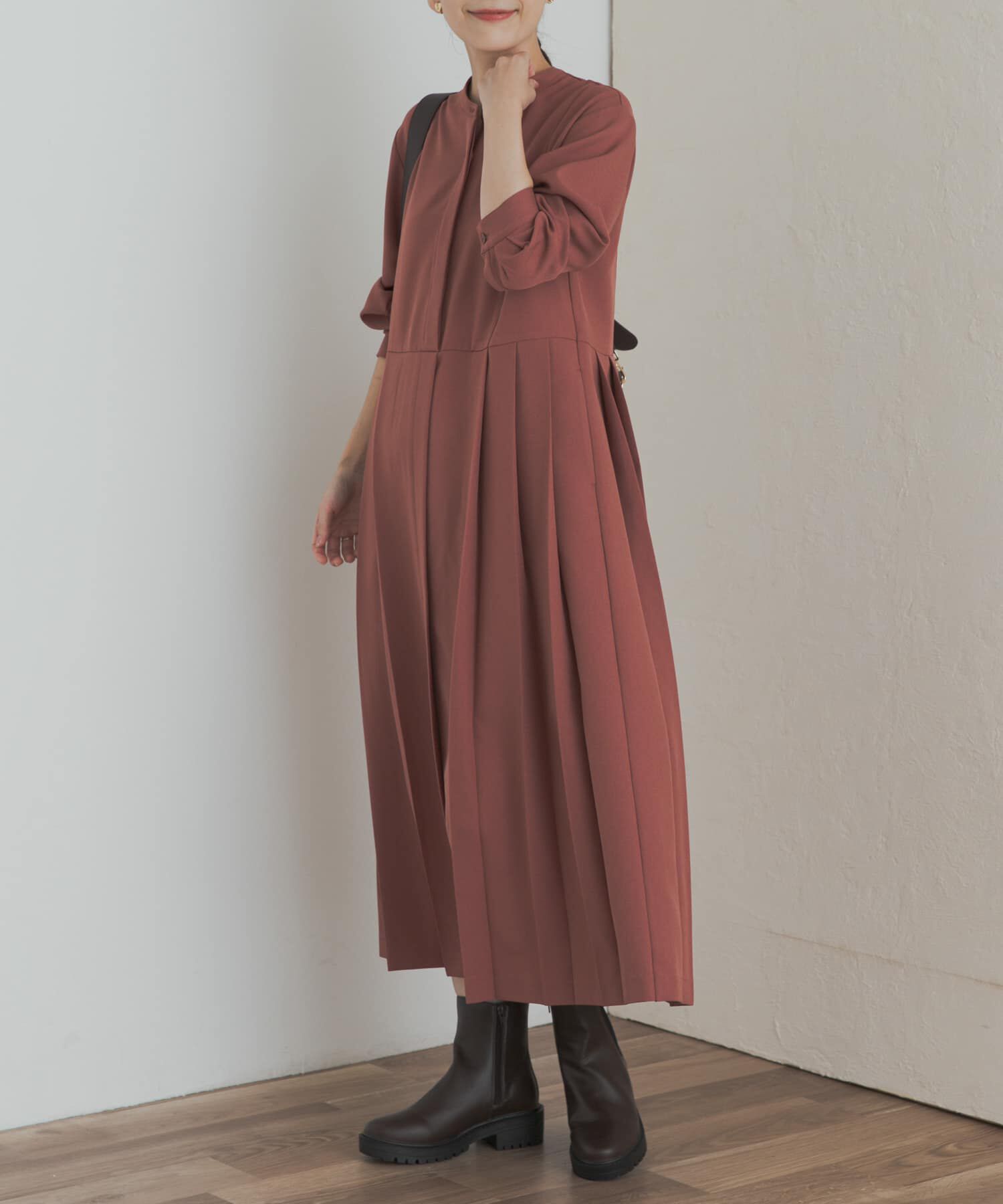 URBAN RESEARCH DOORS「『一部WEB限定カラー』『UR TECH SMOOTHLUXE』サイドプリーツ切替ワンピース」|ワンピース|