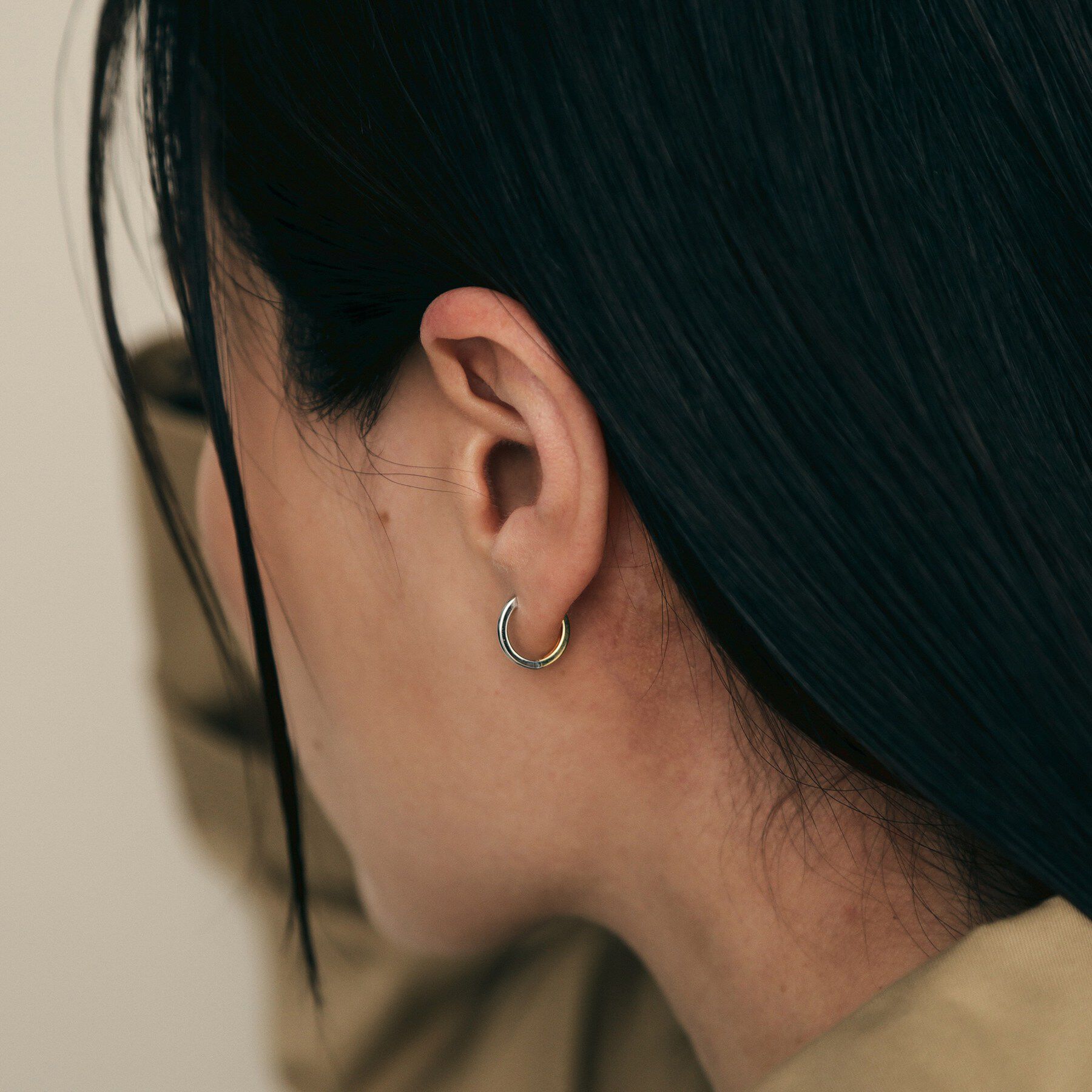 COCOSHNIK「K10平甲 中折れピアス（YG&times;WG）」|ピアス|