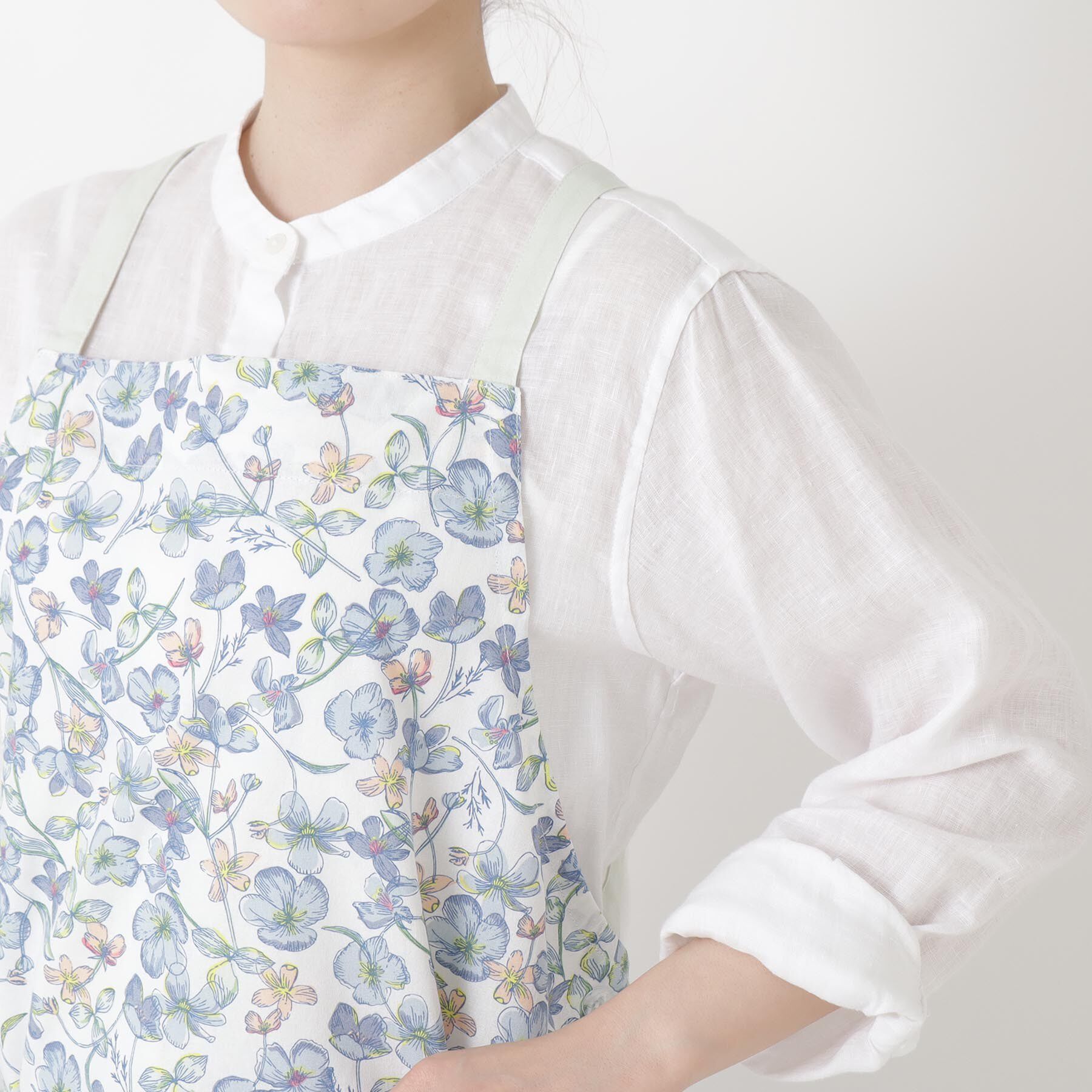 212 KITCHEN STORE「ポピープリントエプロン BL」|食器・キッチングッズ|
