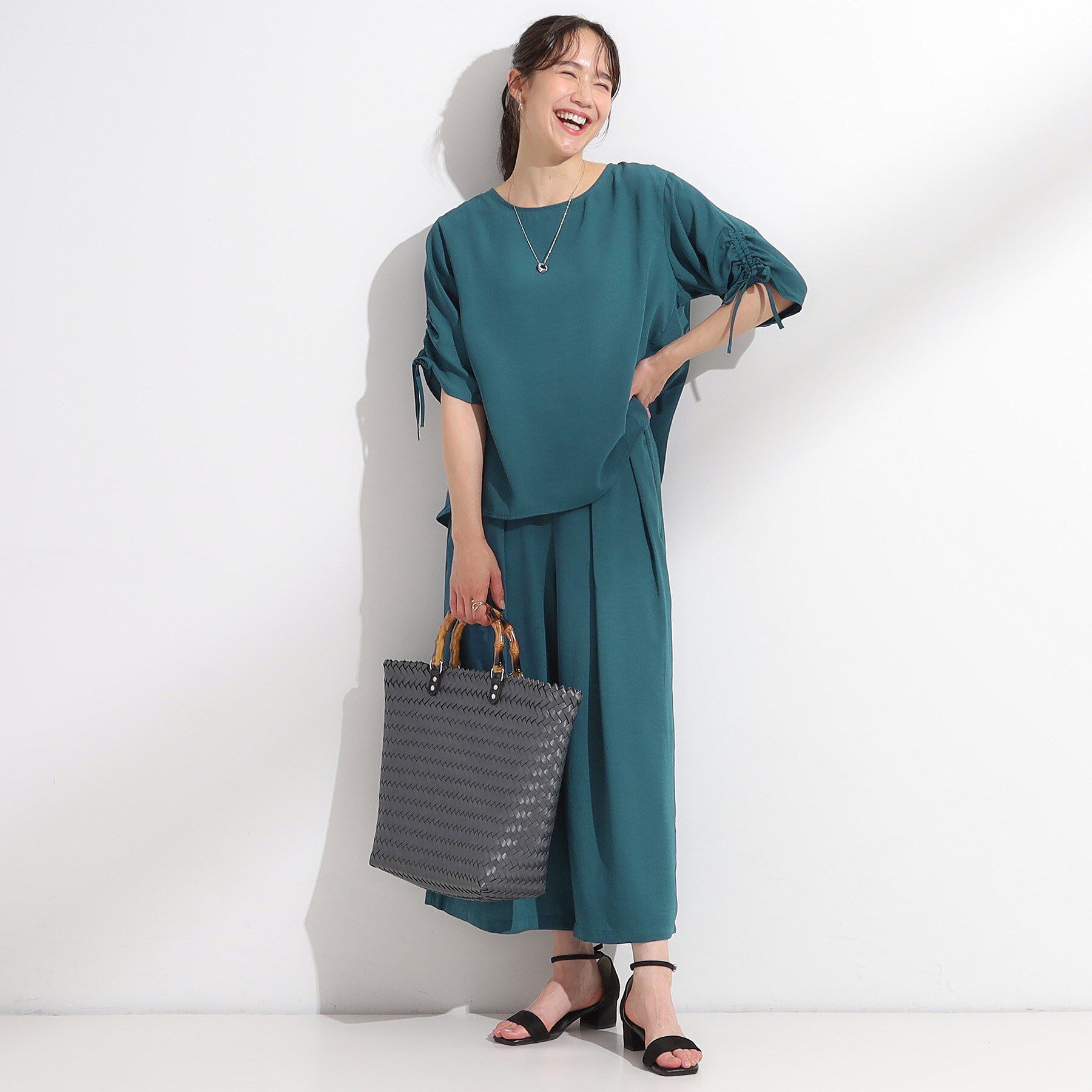 SHOO･LA･RUE「【セットアップ可/洗える/S-LL】お袖シャーリング 麻調5分袖ブラウス」|シャツ・ブラウス|