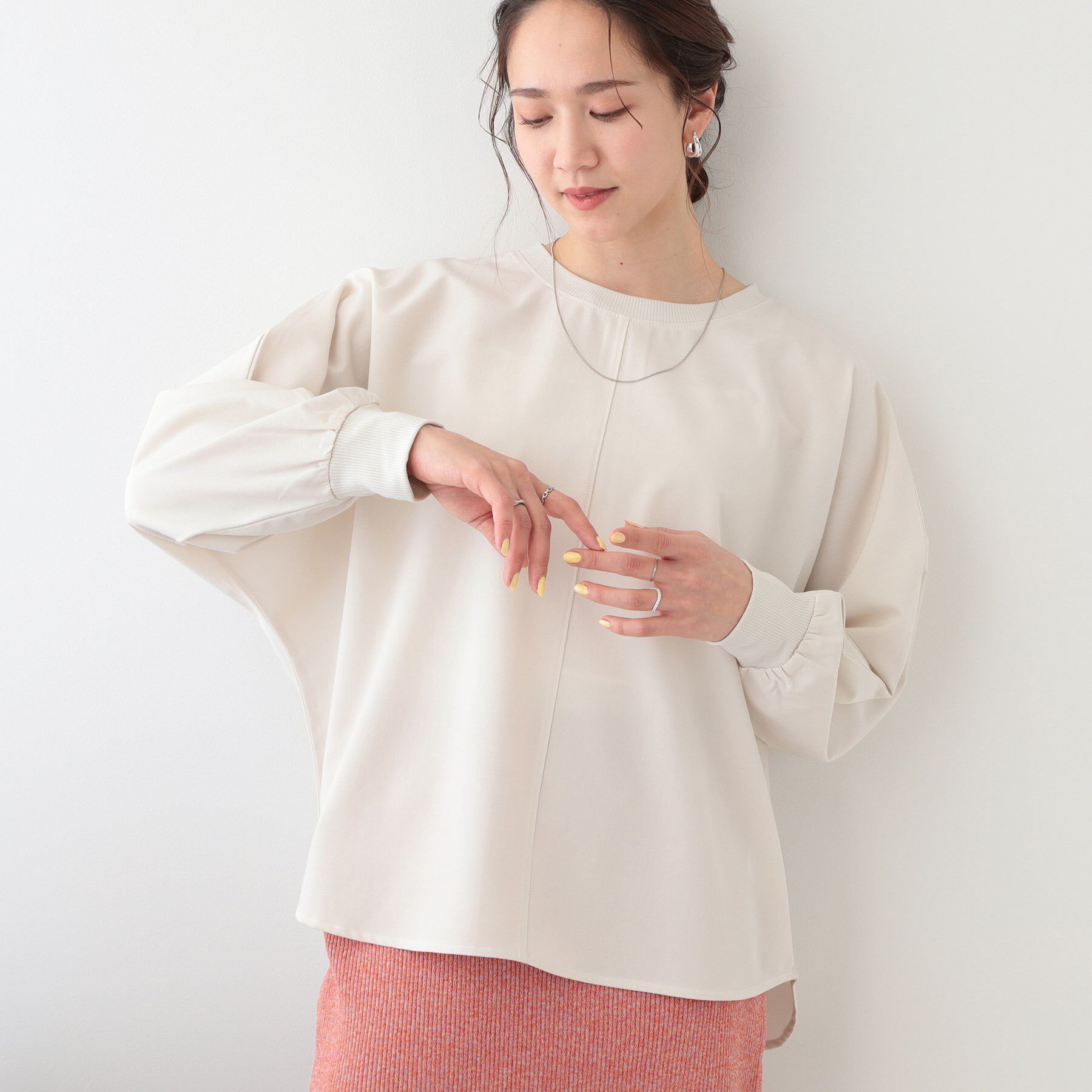SHOO･LA･RUE「【高レビュー/洗える/洗濯後シワになりにくい/体型カバー】お袖ゆったり さらさらドルマンブラウス」|シャツ・ブラウス|ライトベージュ(05