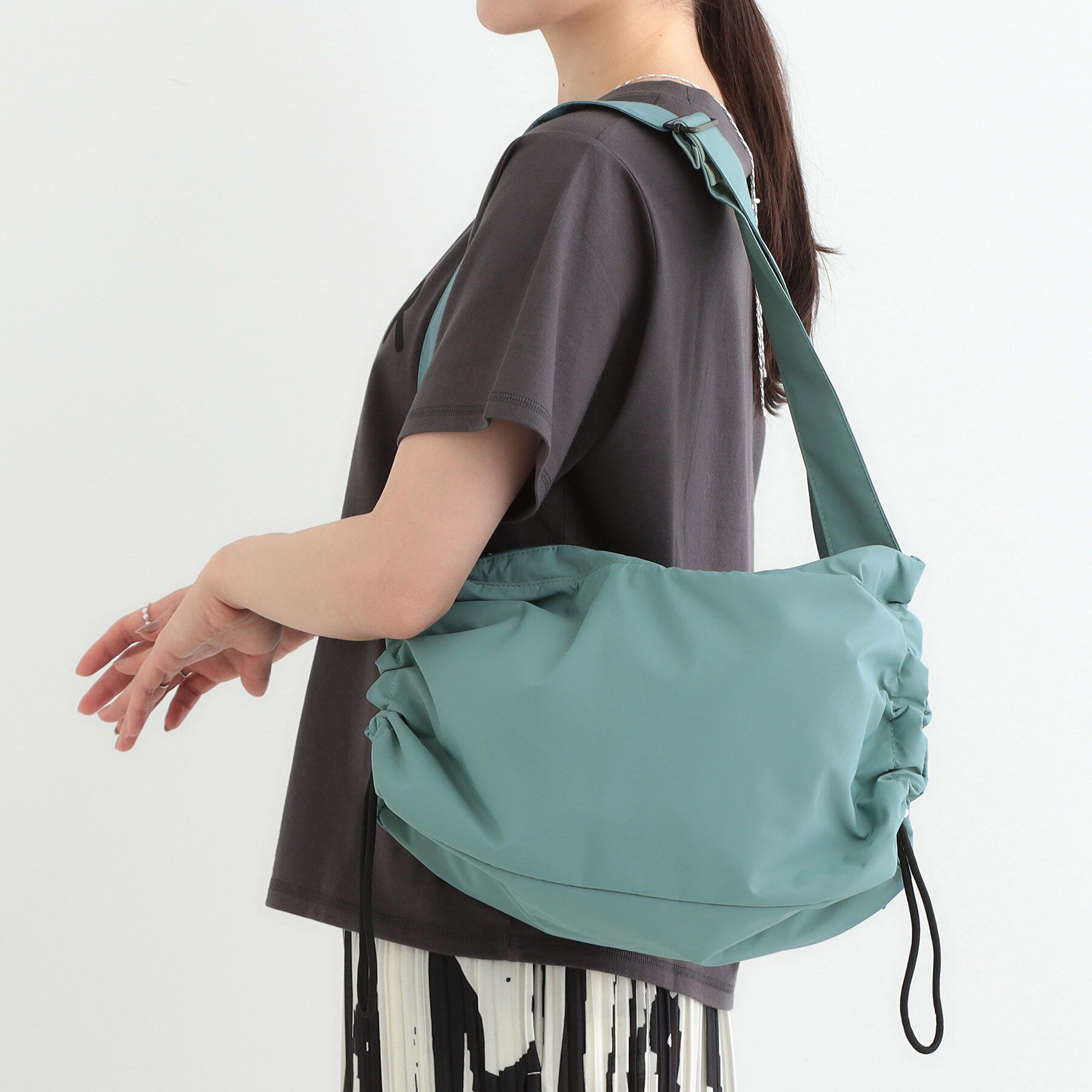 SHOO･LA･RUE「【撥水】たっぷり入る サイドドロスト ショルダーバッグ」|ショルダー・メッセンジャー|