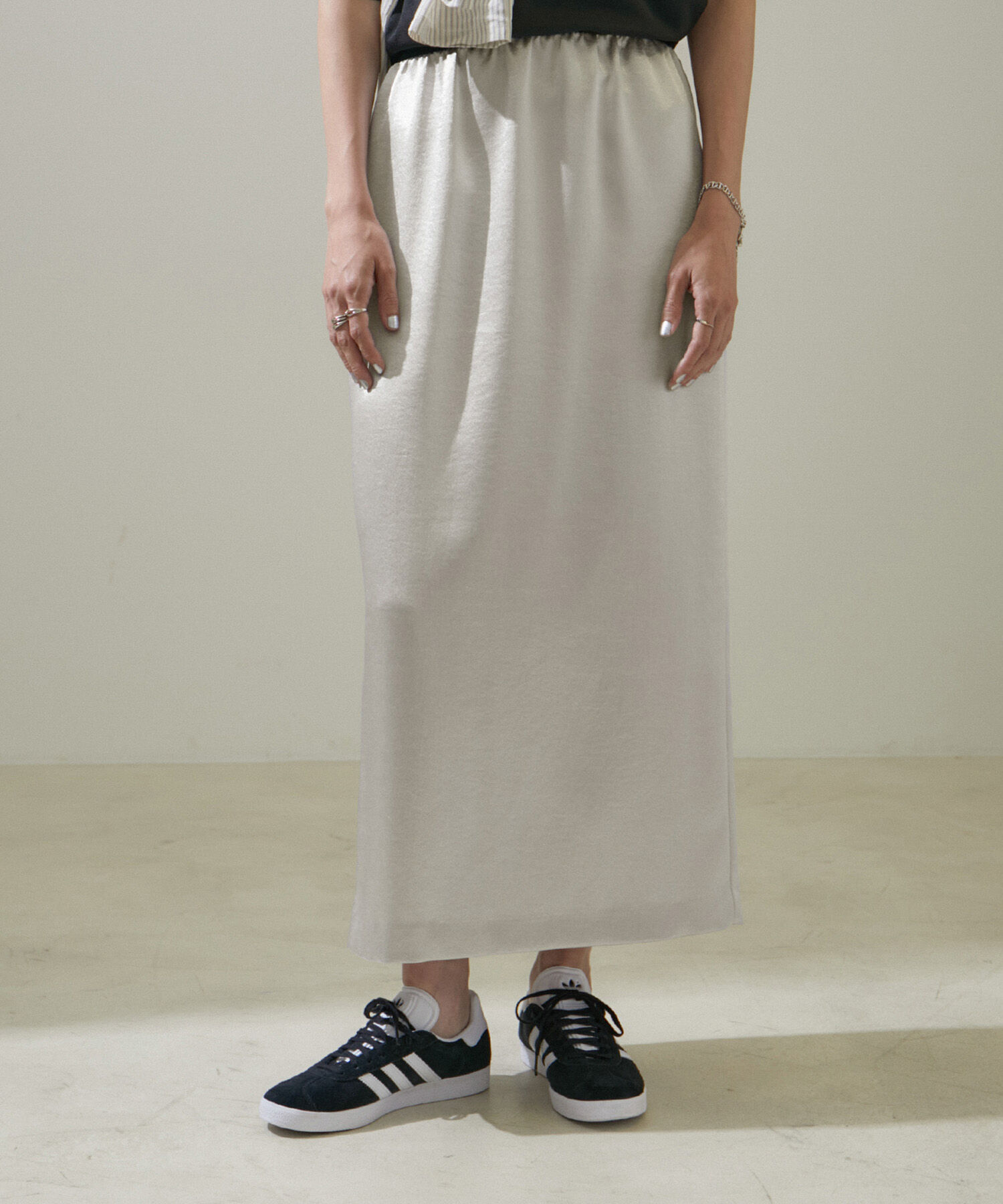 SALON adam et rope'「シャイニーナロースカート【洗える】」|スカート|