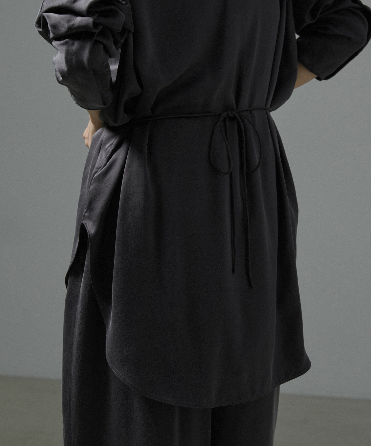 SALON adam et rope'「[24AW]GENTLE SILK ラウンドヘムTブラウスセットアップ対応】」|シャツ・ブラウス|