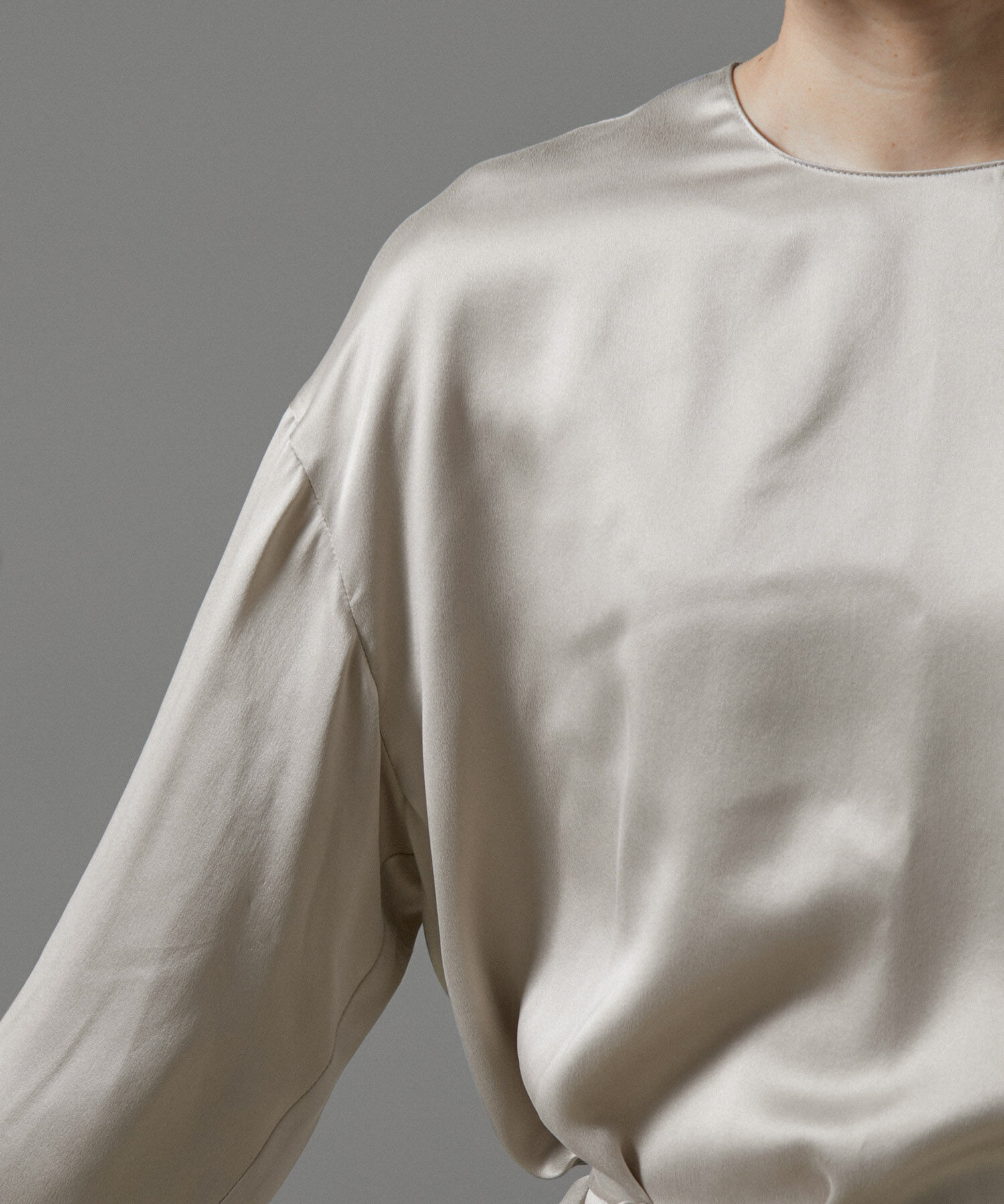 SALON adam et rope'「[24AW]GENTLE SILK ラウンドヘムTブラウスセットアップ対応】」|シャツ・ブラウス|