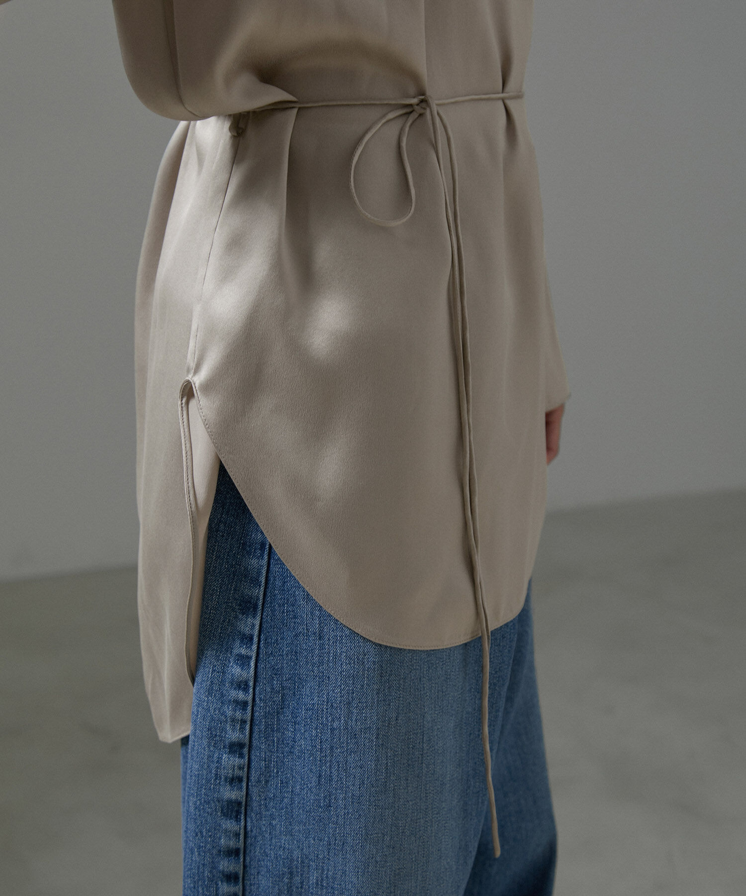 SALON adam et rope'「[24AW]GENTLE SILK ラウンドヘムTブラウスセットアップ対応】」|シャツ・ブラウス|