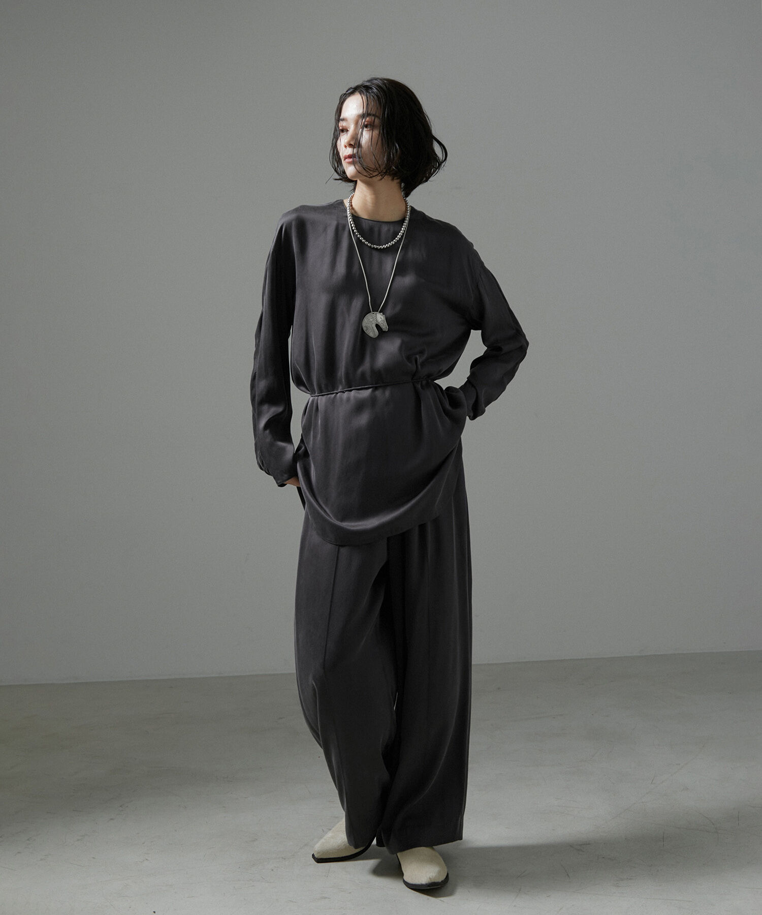 SALON adam et rope'「[24AW]GENTLE SILK ラウンドヘムTブラウスセットアップ対応】」|シャツ・ブラウス|