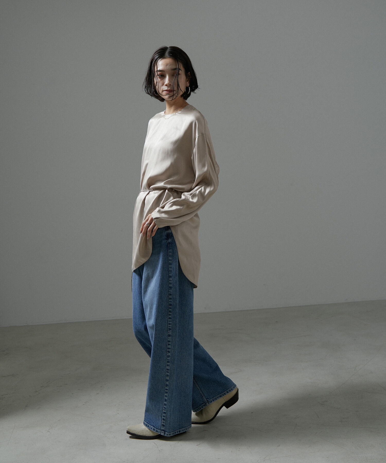 SALON adam et rope'「[24AW]GENTLE SILK ラウンドヘムTブラウスセットアップ対応】」|シャツ・ブラウス|
