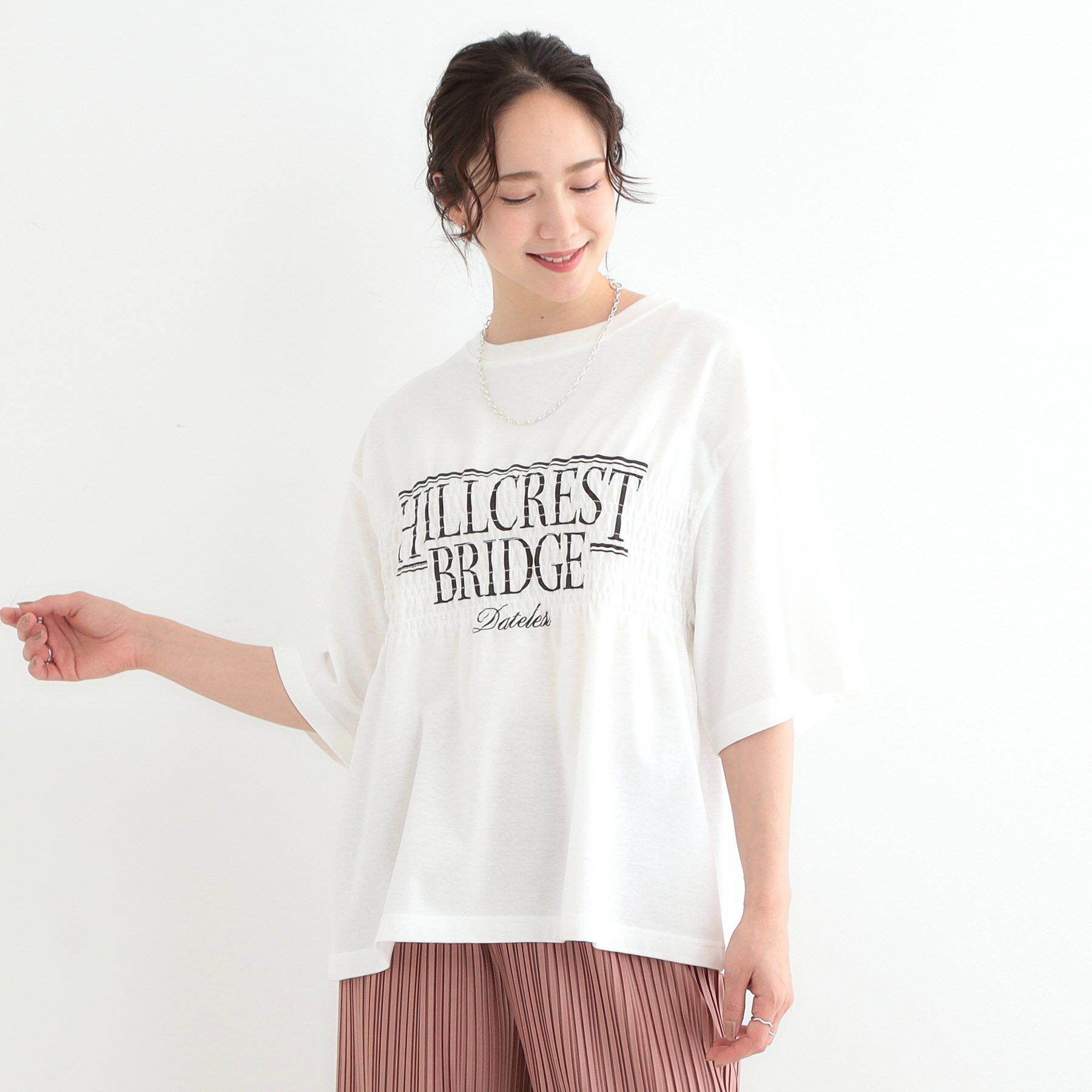 SHOO･LA･RUE「胸シャーリング ロゴTシャツ」|Tシャツ・カットソー|