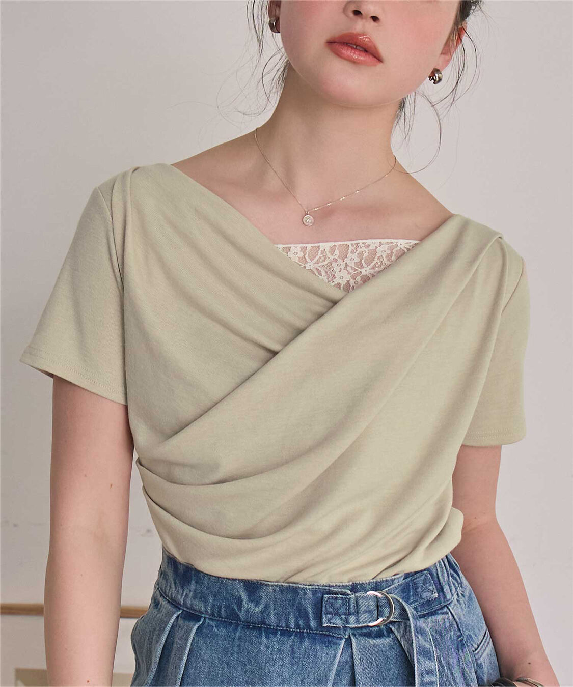 titivate「オフショルダーハーフスリーブレースドッキングTシャツ」|Tシャツ・カットソー|