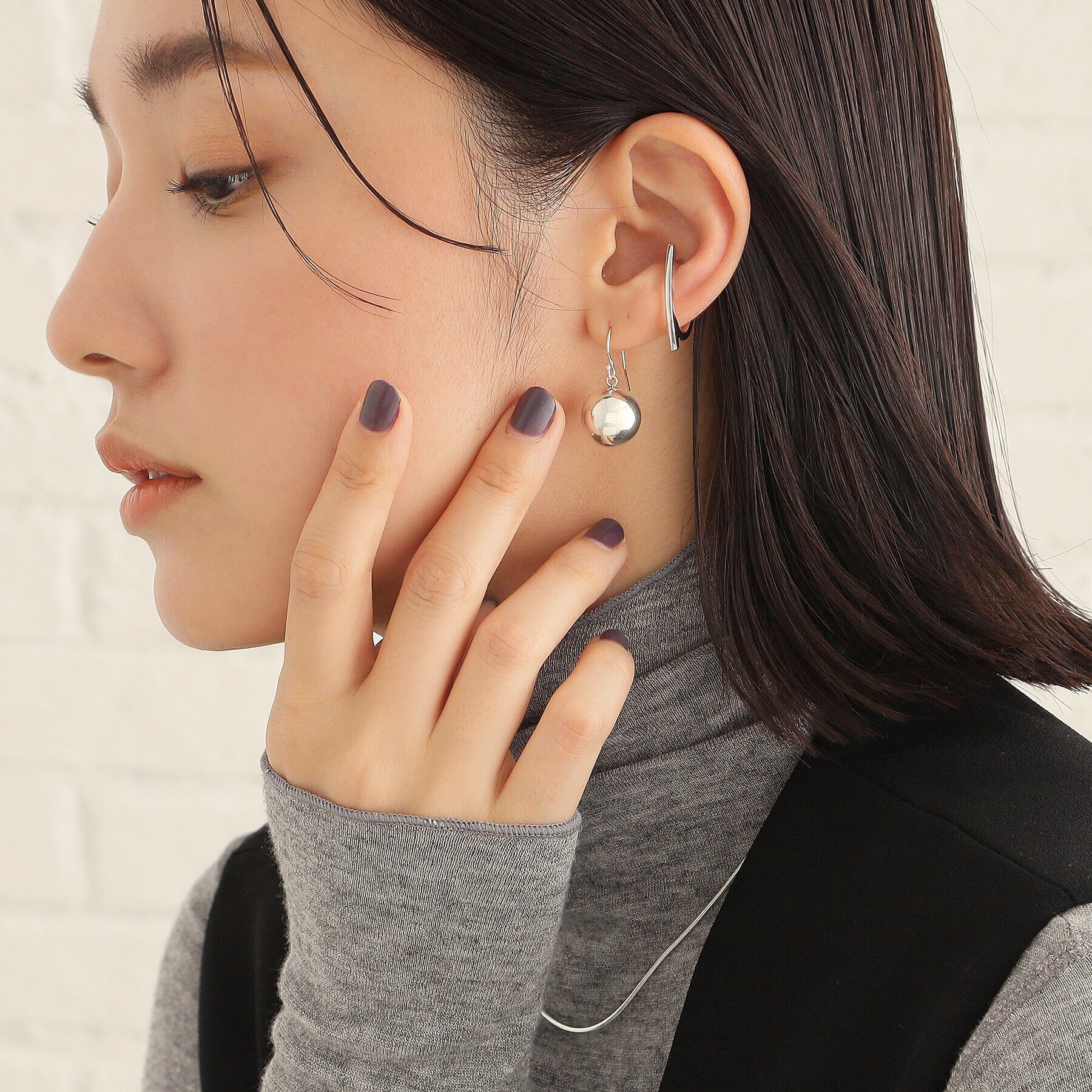 COCOSHNIK ONKITSCH「シルバー ホロウボール フックピアス」|ピアス|