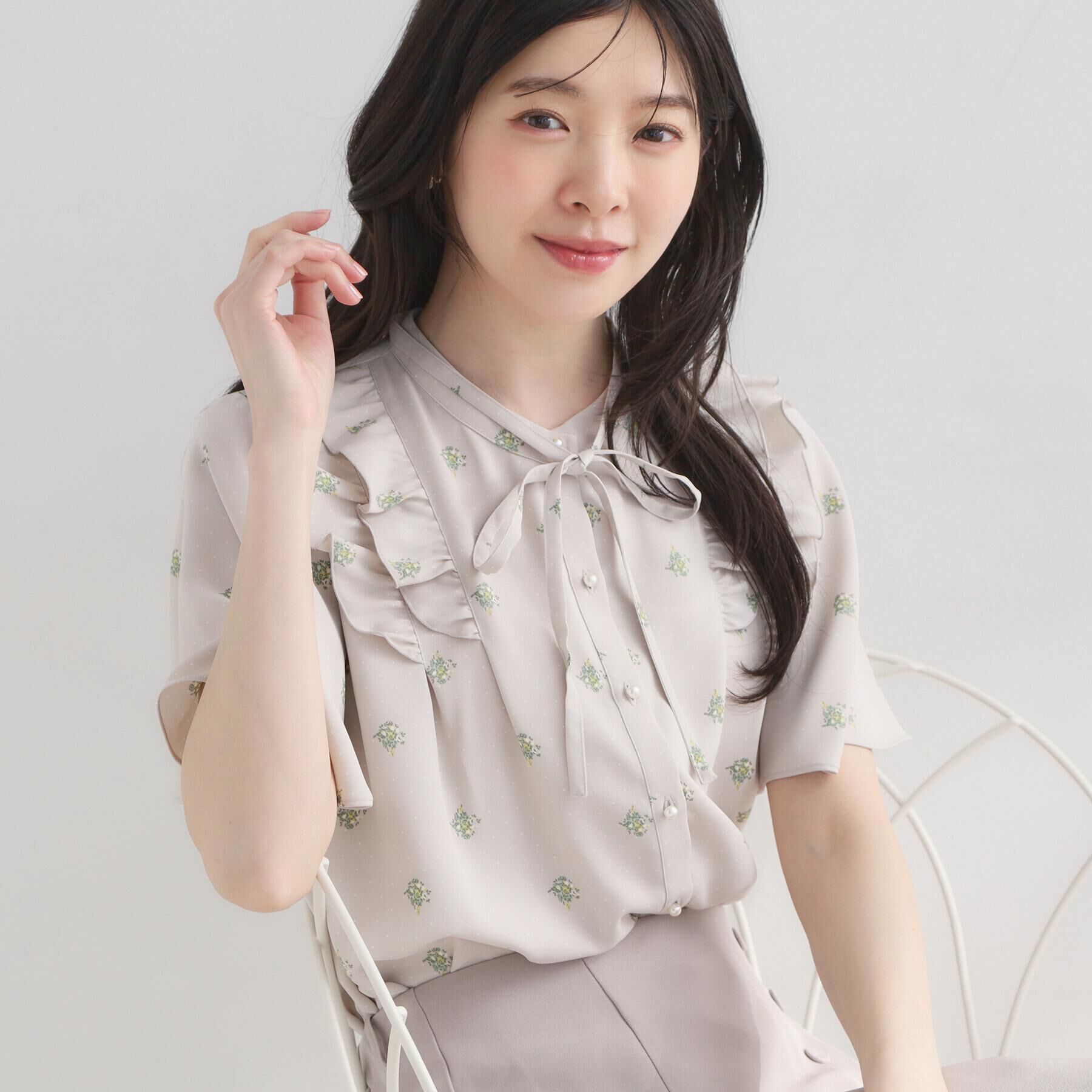 Couture broach「【洗える】ドットフラワー ブラウス」|シャツ・ブラウス|ライトグレー(011