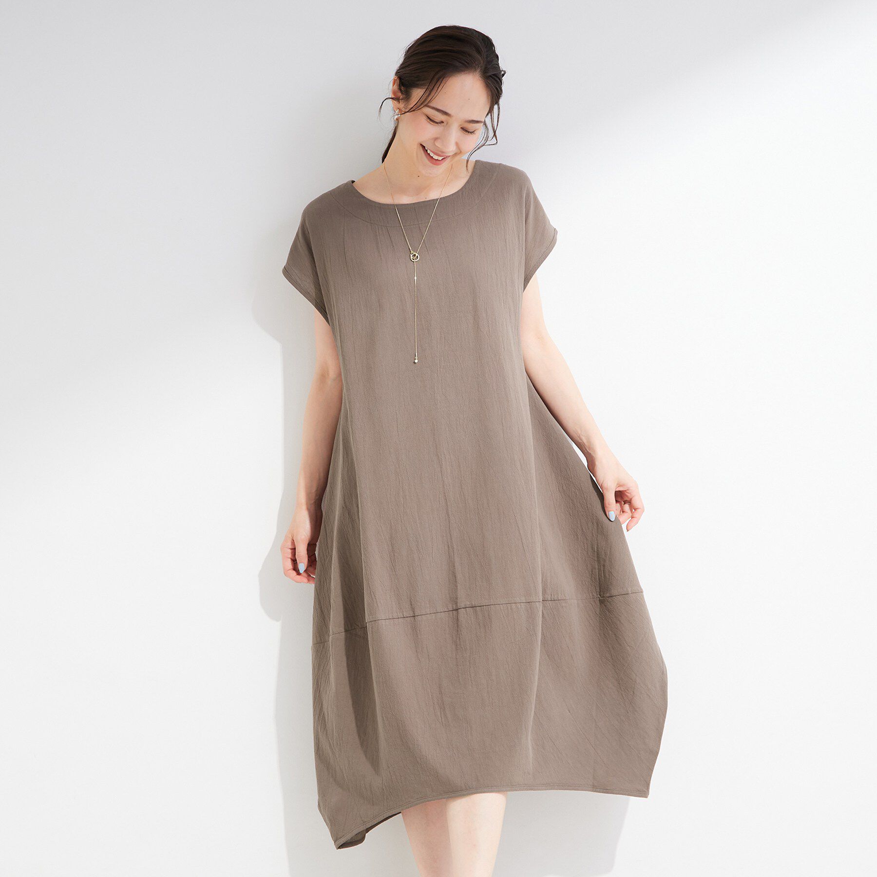 SHOO･LA･RUE「【S-LL/洗濯機可/体型カバー】ふんわりラインが女性らしい コクーンワンピース」|ワンピース|