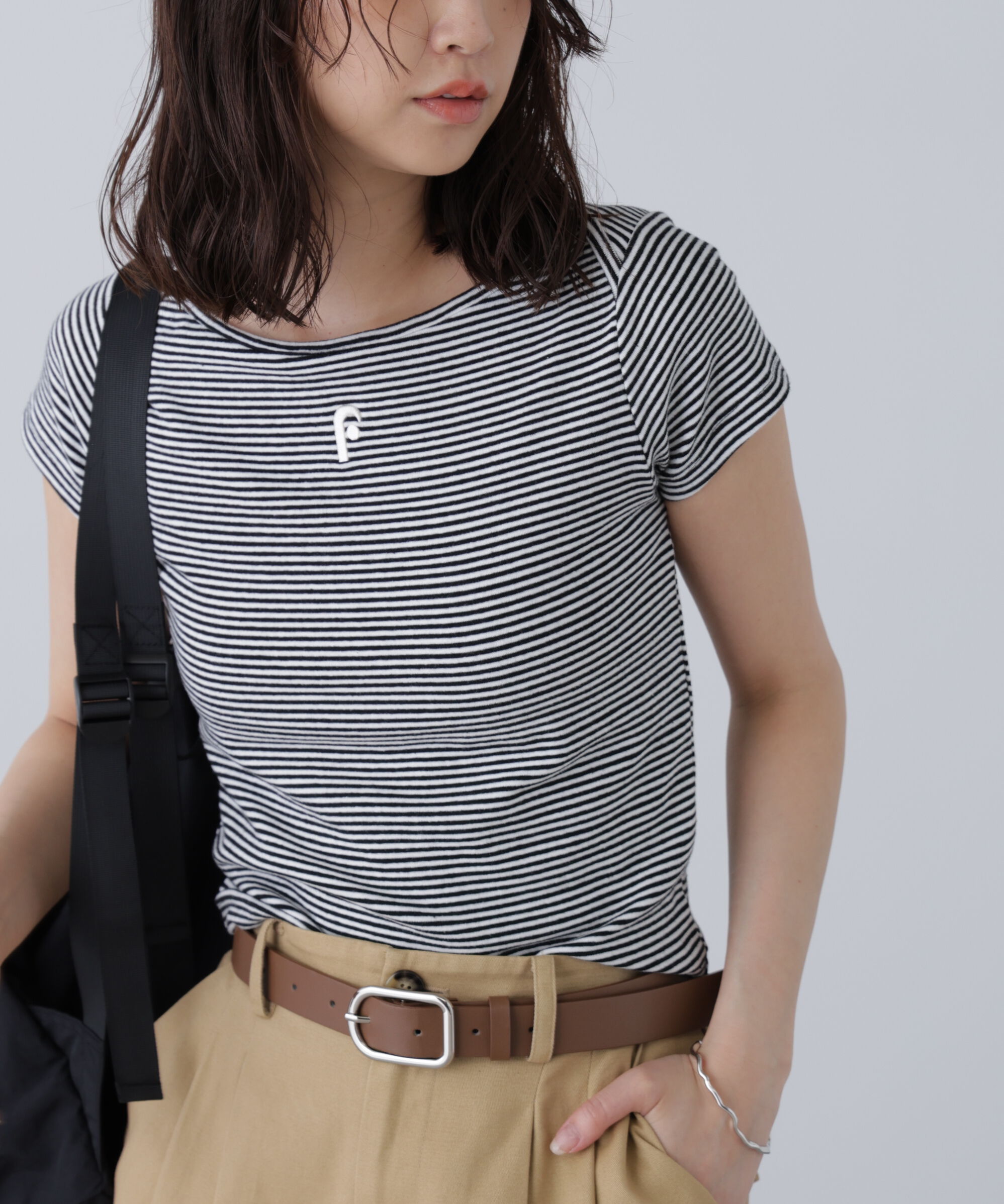  「ワンポイント刺繍ボートネックカットソー」|Tシャツ・カットソー|ブラック&times;ホ  1