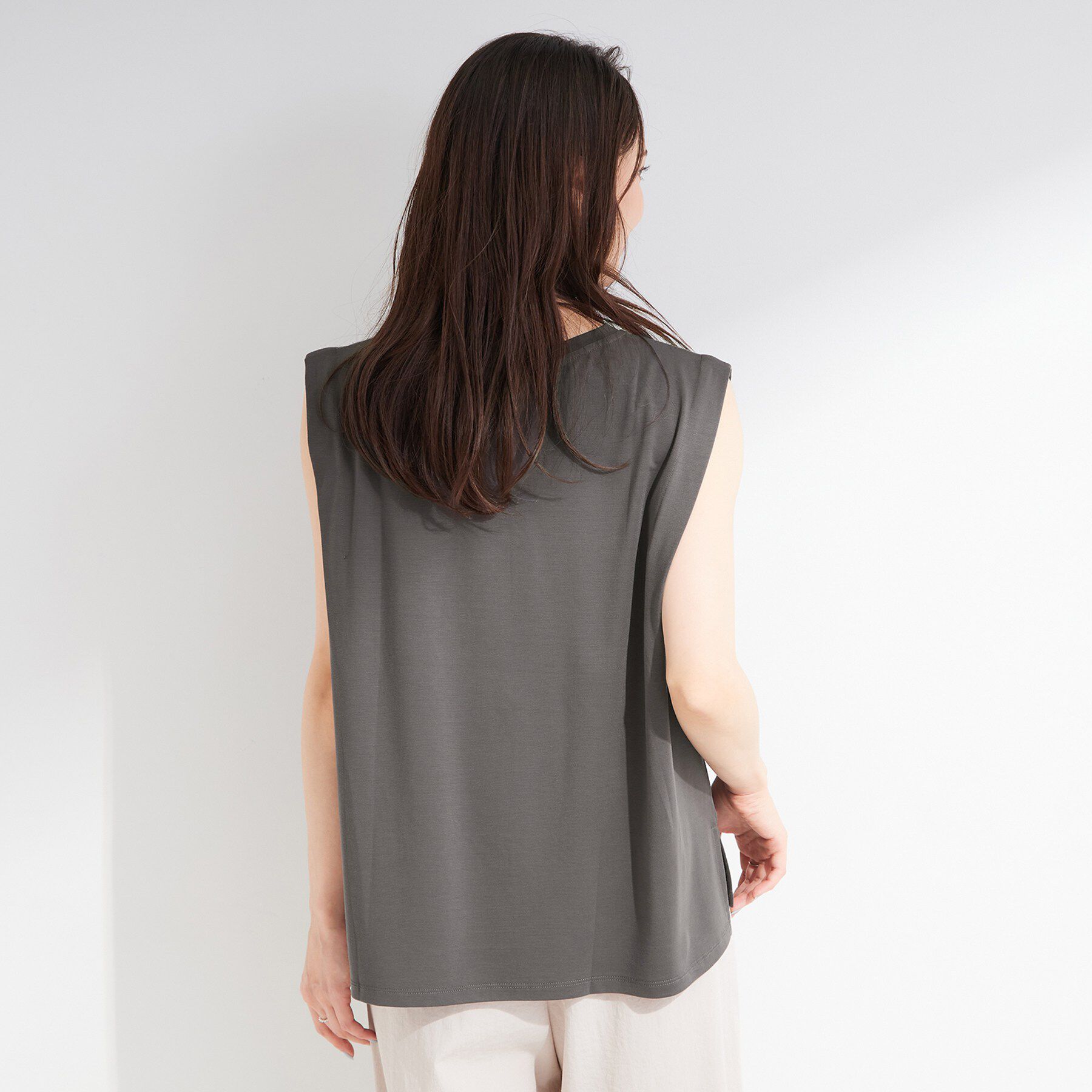 SHOO･LA･RUE「【UVカット/接触冷感】とろみタックノースリーブトップス」|Tシャツ・カットソー|
