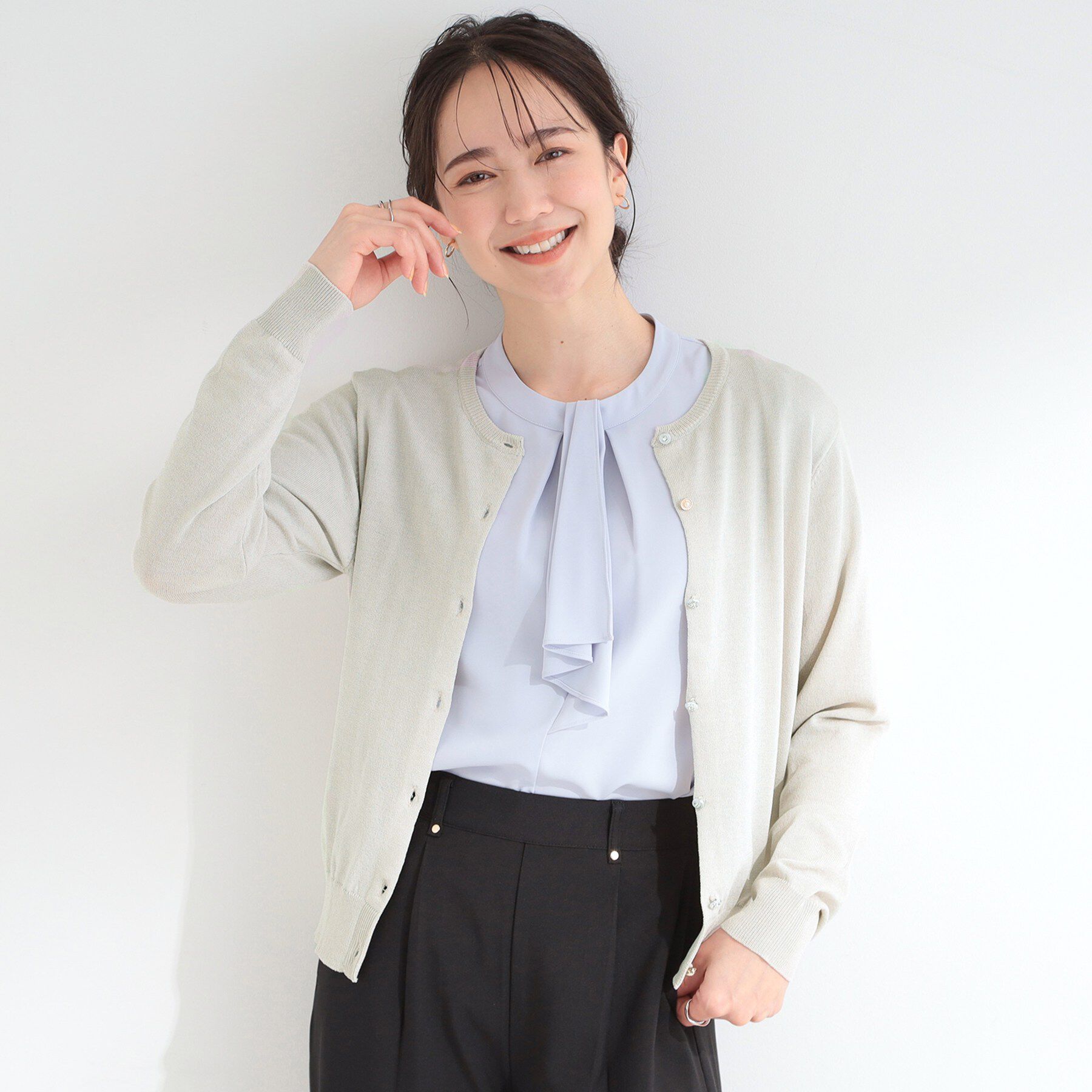 SHOO･LA･RUE「【洗濯機可/UV/アンチピリング/S-LL】いろいろボタンが華やか クルーネックカーディガン」|カーディガン|